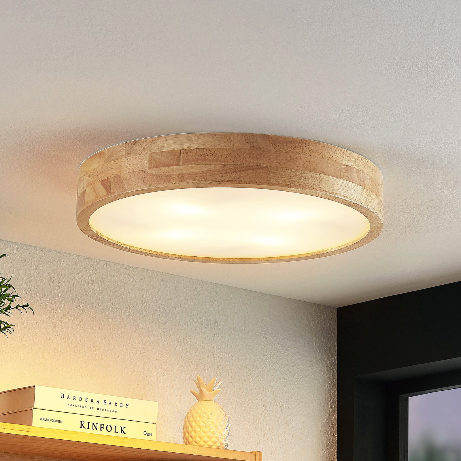 Lindby Tanju ceiling light, oak wood, Ø 50 cm