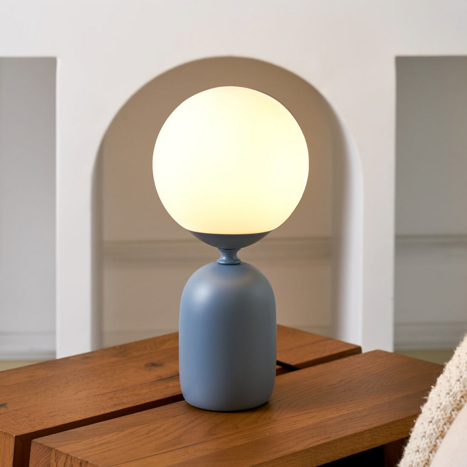 Pauleen Glowing Charm Lampă de masă picior din ceramică albastru - Camera de zi / sufragerie - Viața tânără - albastru alb opal