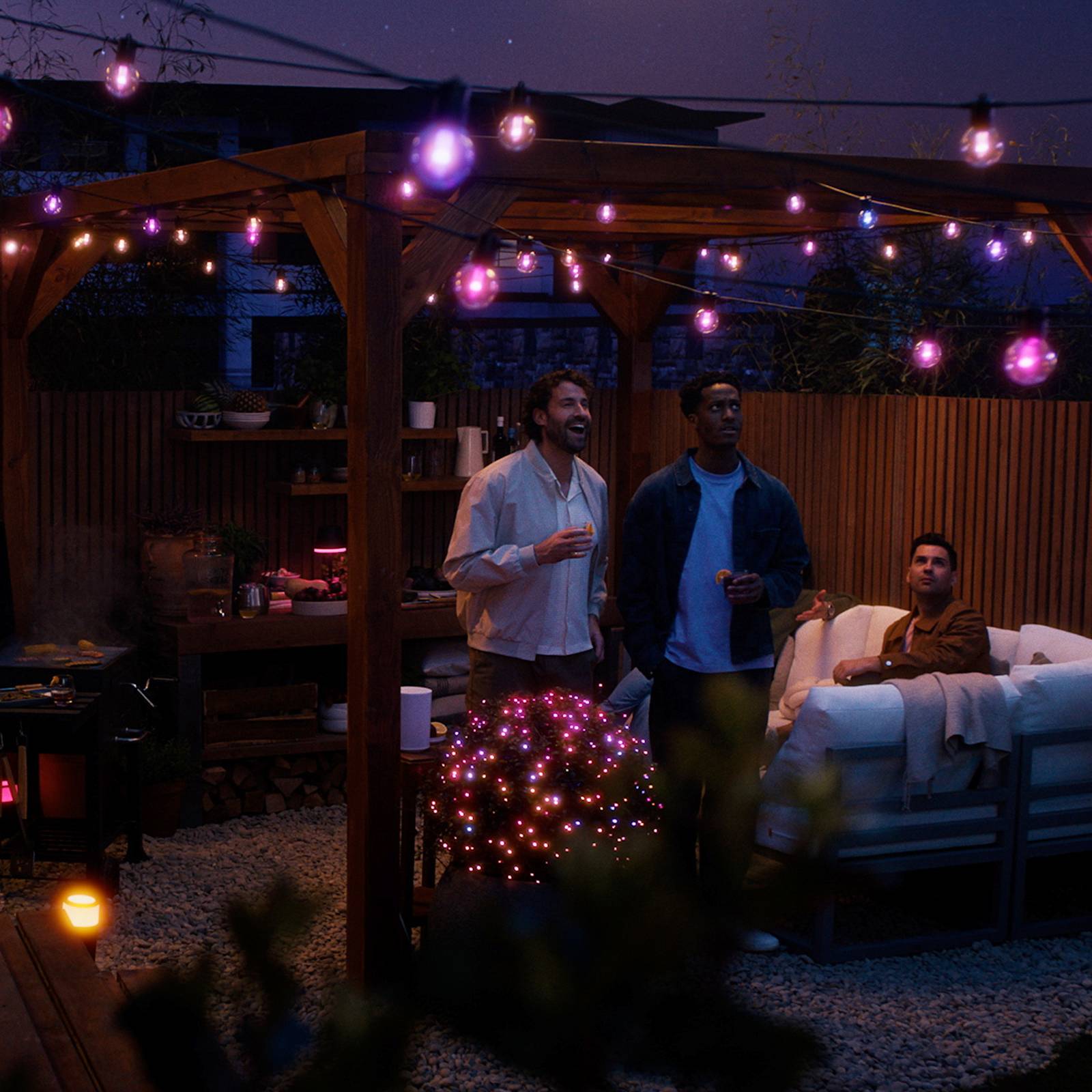 Philips Hue LED-Lichterkette Festavia Globe 14m 20 flg. IP65 günstig online kaufen