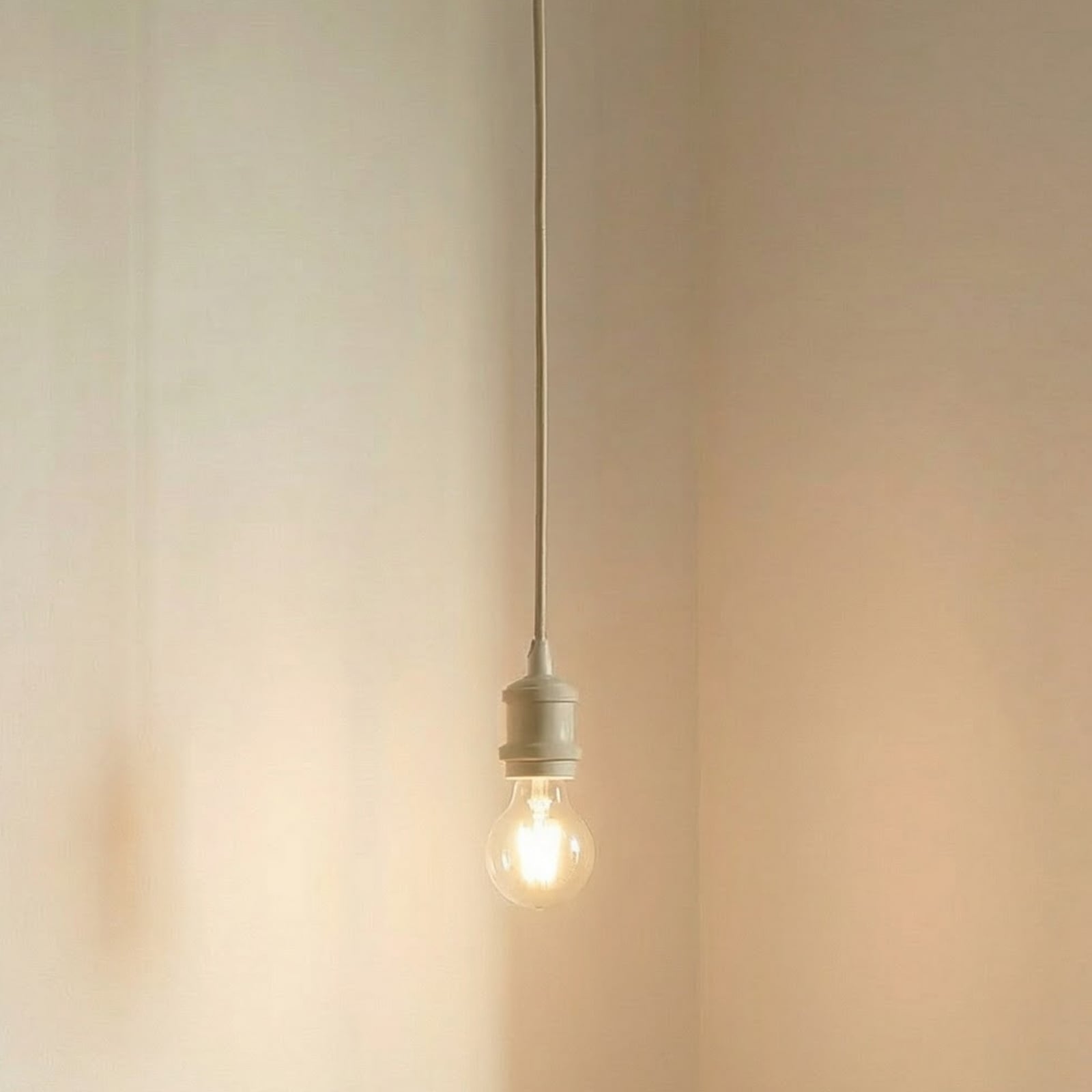 Hattie pendant light, E27 socket, Ø 5 cm, beige, metal - Lindby Hattie pendant light, E27 socket, Ø 5 cm, beige, metal - Lindby