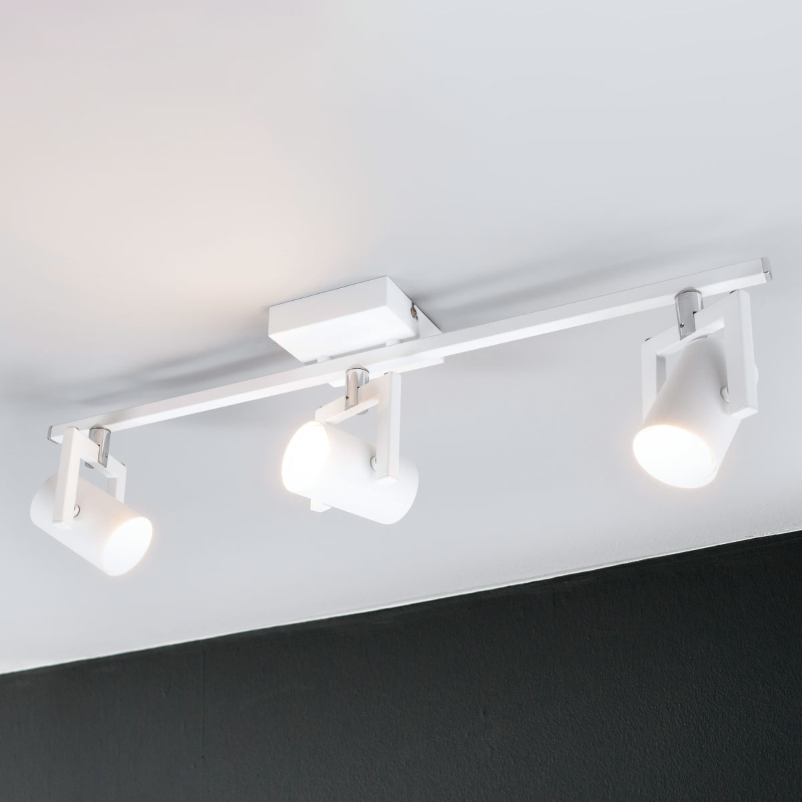 Three-bulb LED ceiling spotlight Sulamita
