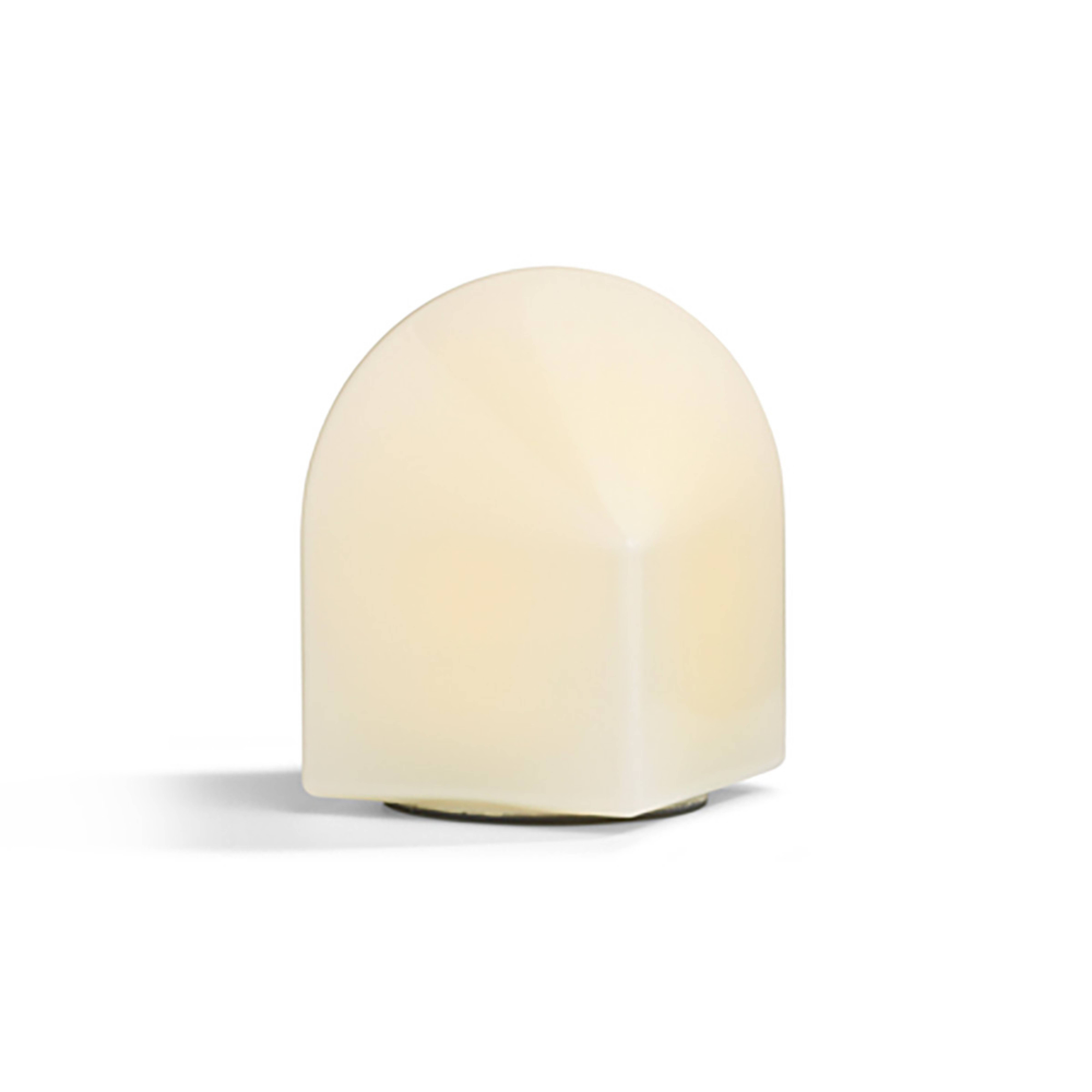 HAY Parade Lámpara de mesa LED concha blanca altura 16 cm