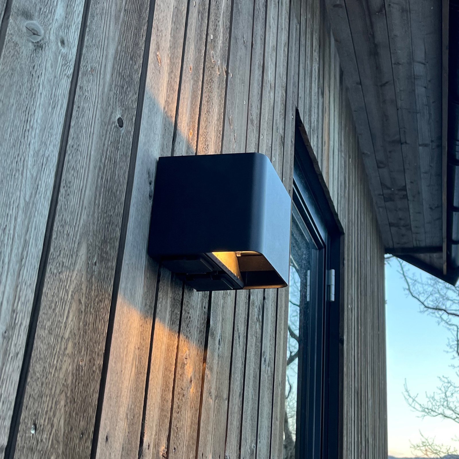 SLC Shadow LED-utomhusvägglampa up/down 2 x uttag