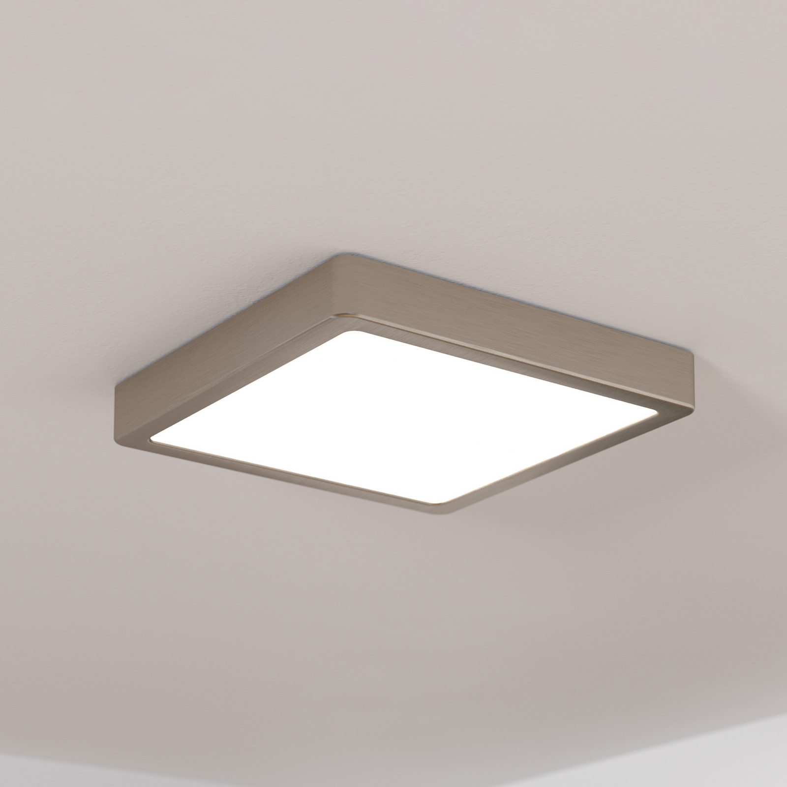 Pinnapealne LED-paneel Fueva 5 IP20 830 nikkel 21x21cm