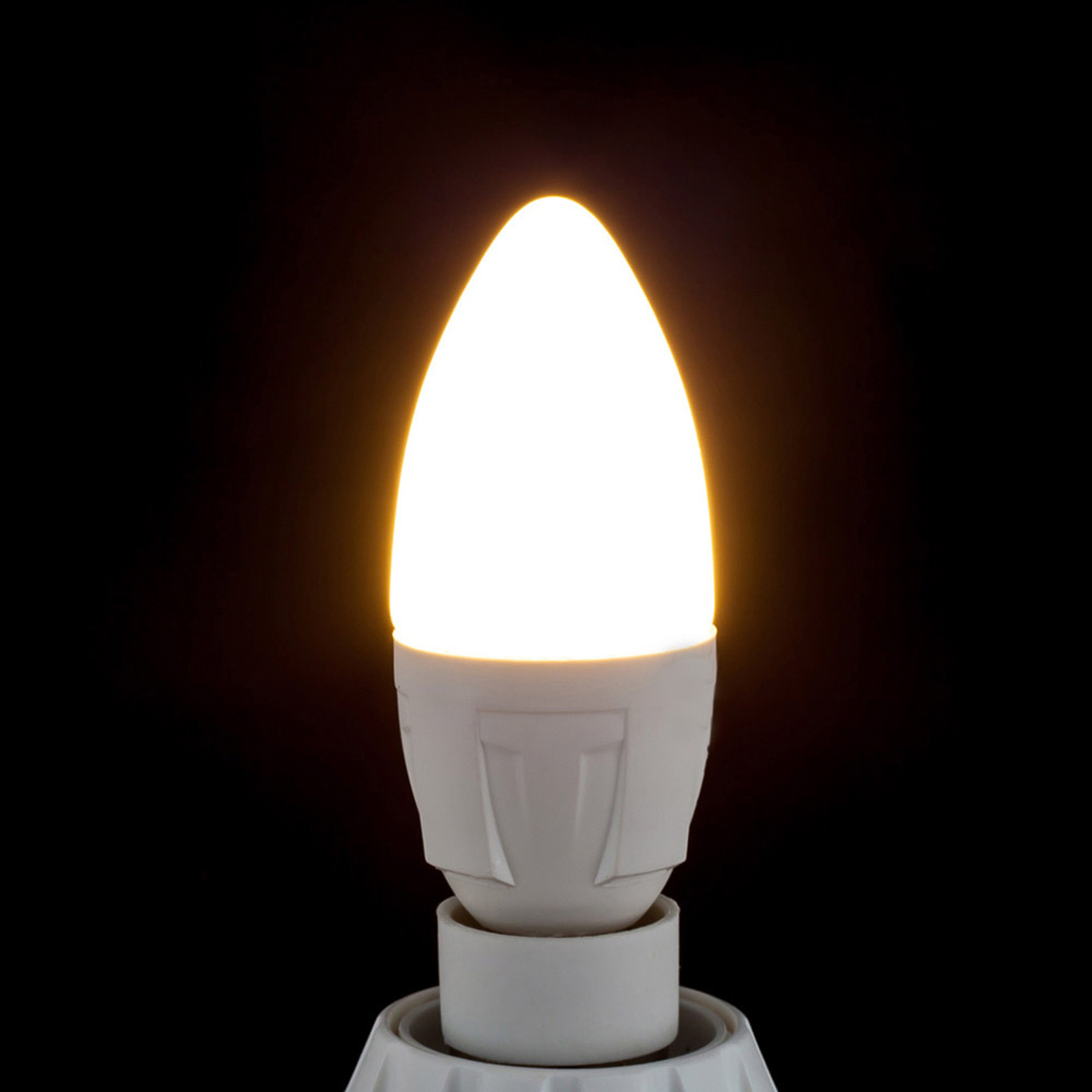 Lâmpada de vela LED E14 4.9W 830 470 lumen, conjunto de 3