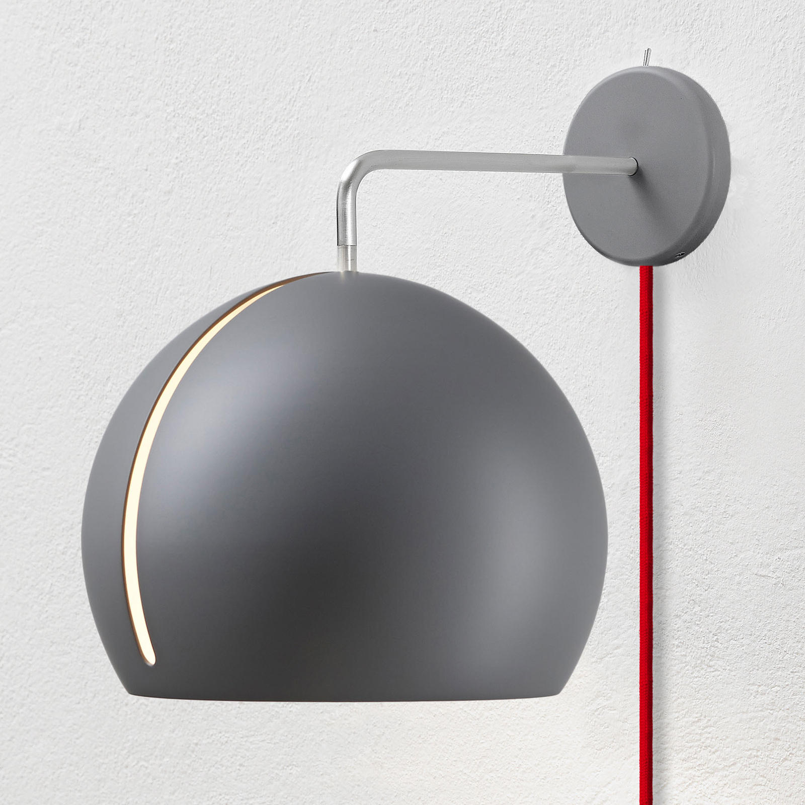 Nyta Tilt Globe Wall væglampe ledning rød, grå