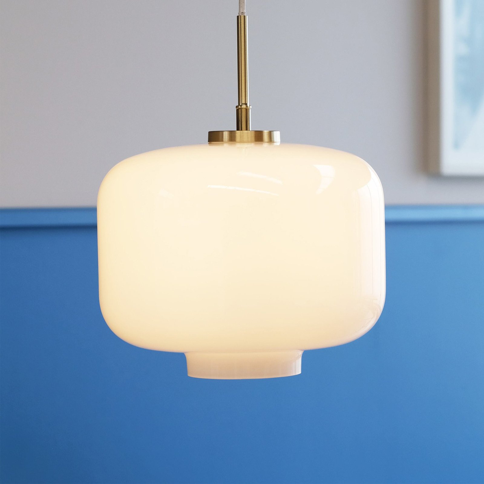 Dyberg Larsen hanging light Arp, brass-coloured, glass, Ø 30 cm