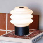 Dyberg Larsen LED-Akku-Tischlampe Diva, Metall/Glas, Ø 16 cm