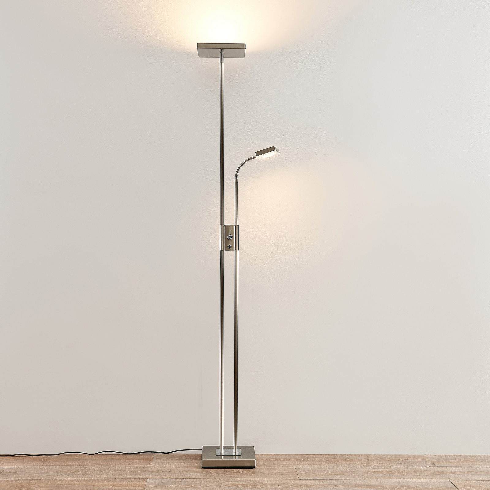 Lindby Seppa LED-golvlampa, kantig, nickel