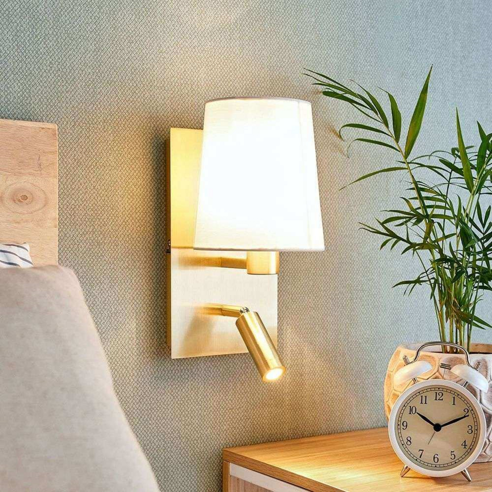 Aiden Wall Lamp White/Brass - Lindby