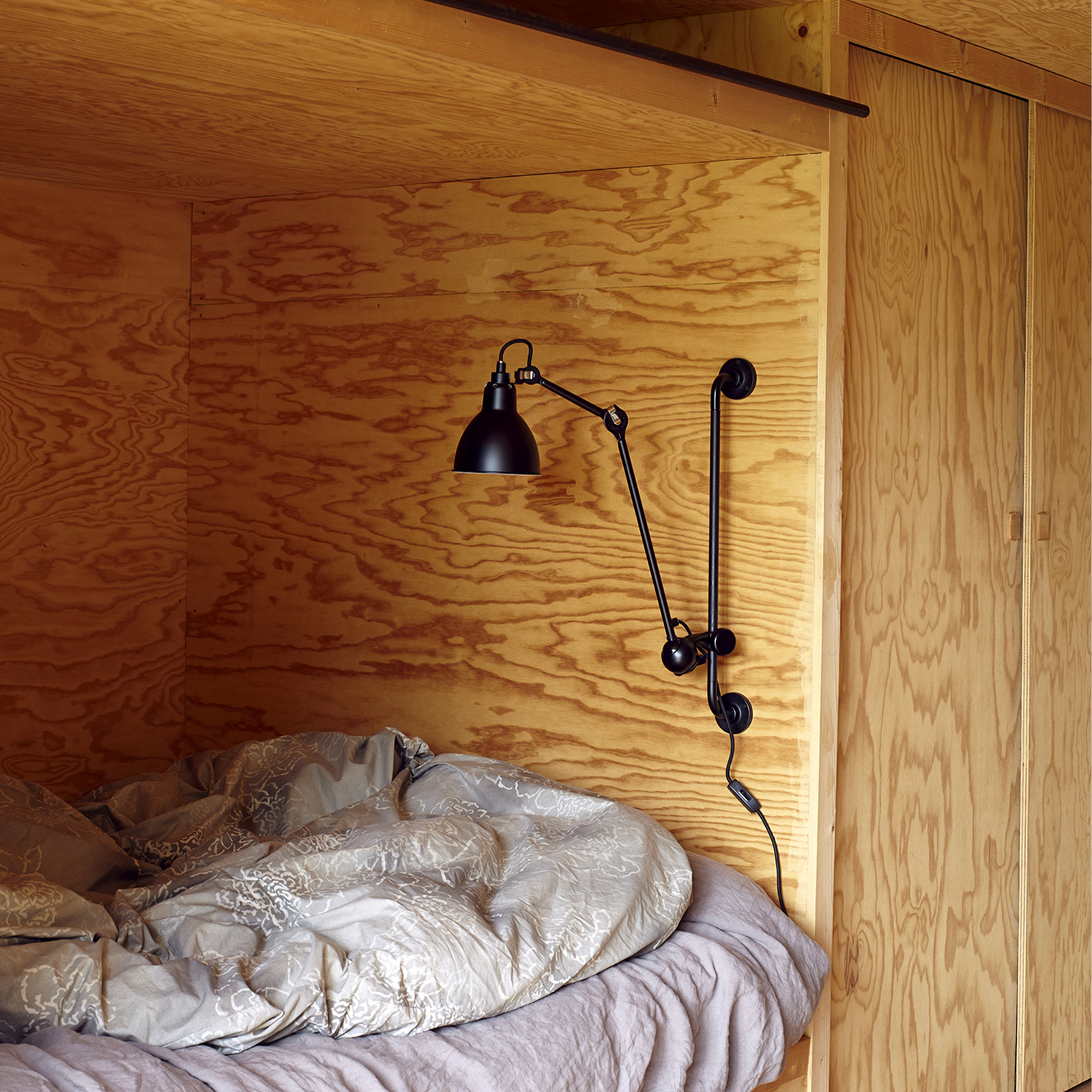 210 Vegglampe svart/svart-kobber – Lampe Gras 210 Vegglampe svart/svart-kobber – Lampe Gras