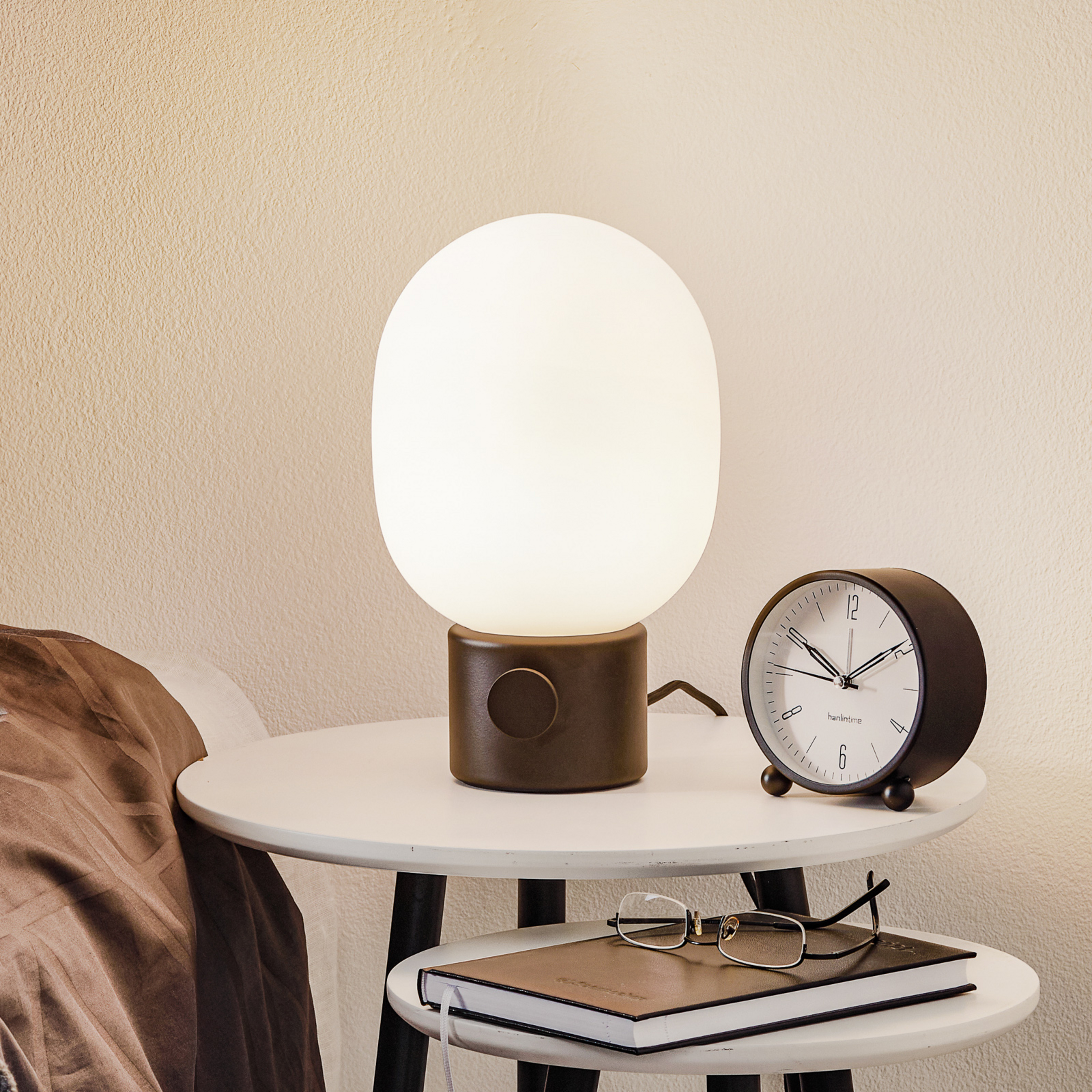 Audo JWDA bordlampe i sort stål