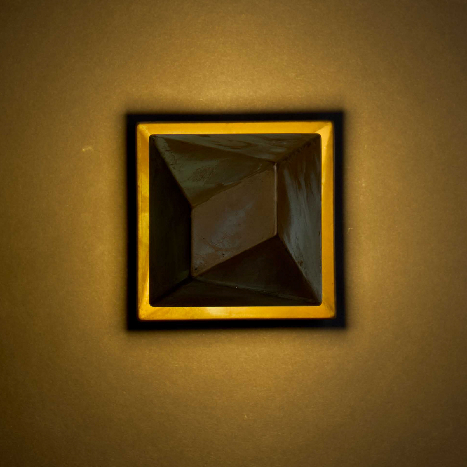 Applique murale LED Silva Edge, saillie 18 cm, laiton antique, IP65 Applique murale LED Silva Edge, saillie 18 cm, laiton antique, IP65