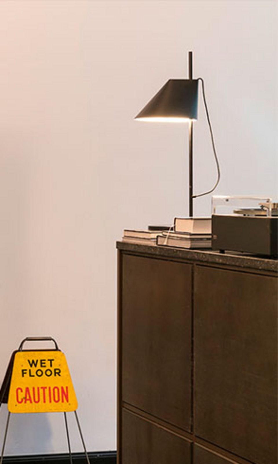 Yuh Table Lamp Black - Louis Poulsen