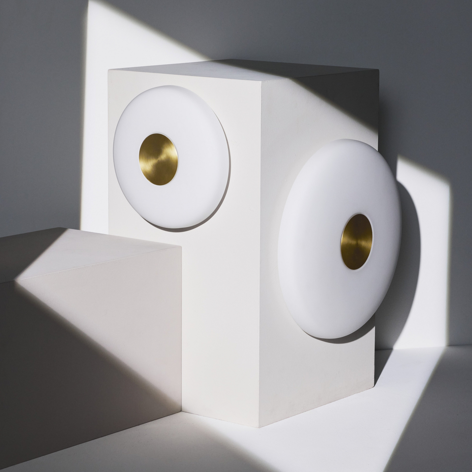Candeeiro de parede LED Northern Glint, Ø 36 cm, vidro, branco opalino
