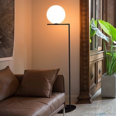 FLOS IC F1 állólámpa fekete Ø 20 cm