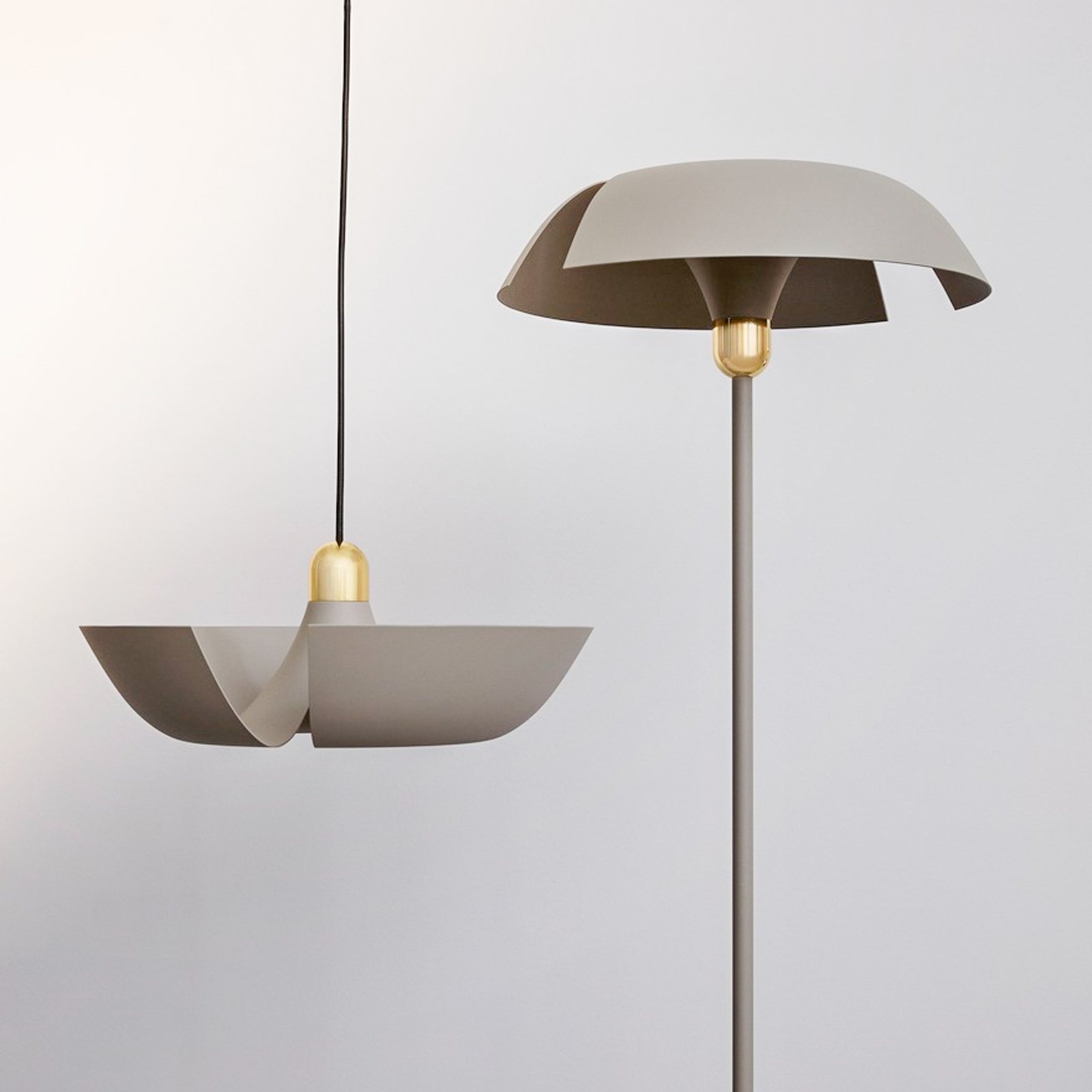 Cycnus Stehleuchte Taupe/Gold - AYTM