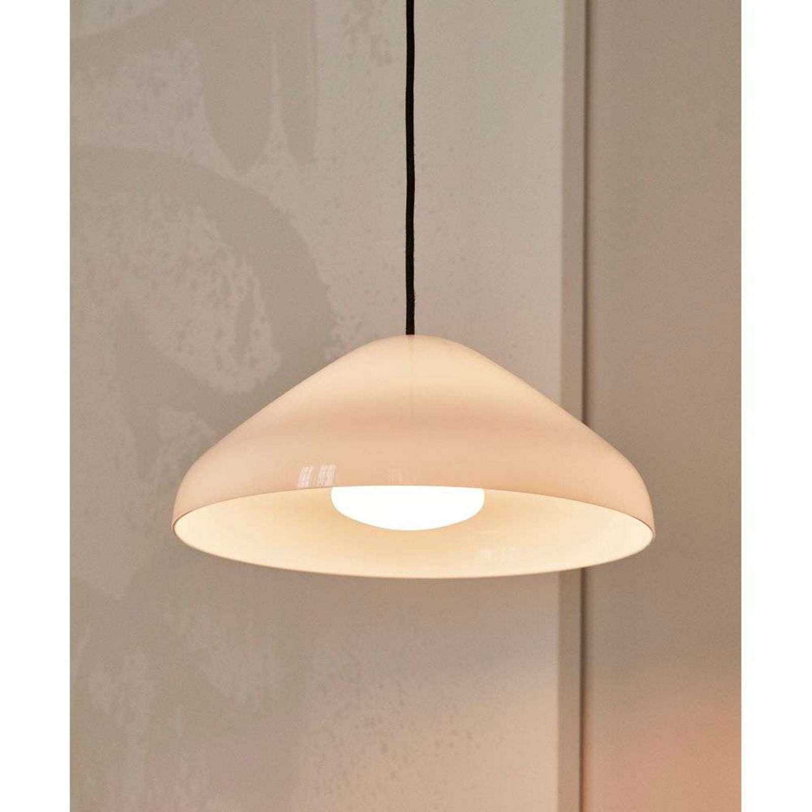 Pao 350 Taklampa Opal Glass HAY - Vardagsrum