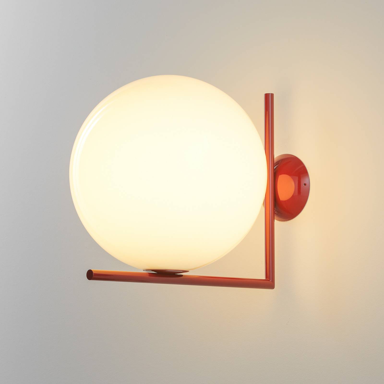 FLOS IC C/W2 fali lámpa, bordó-piros Ø 30 cm