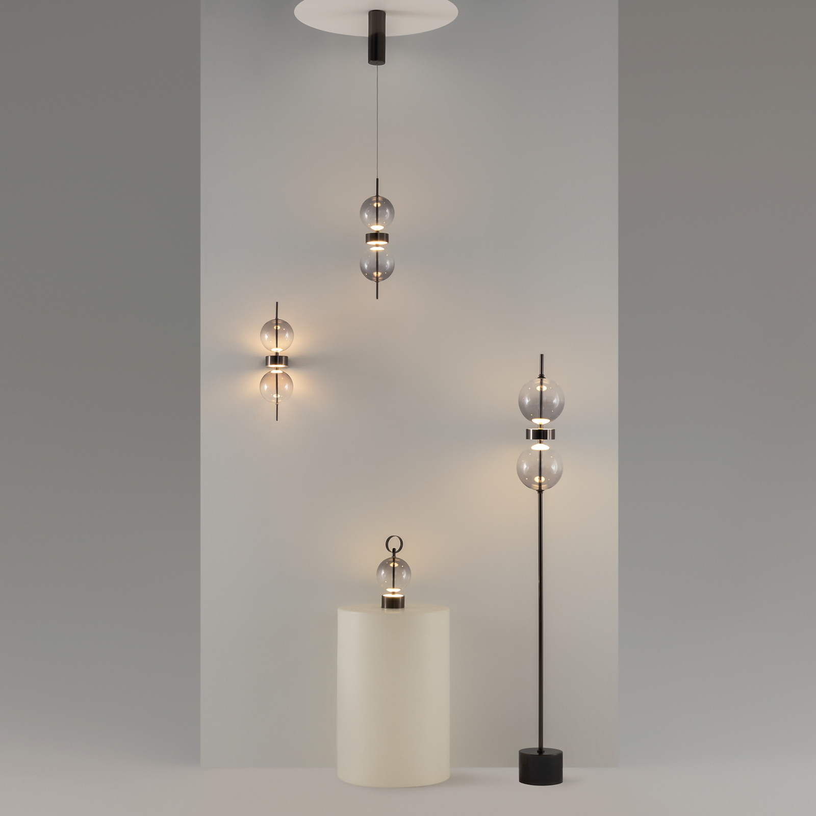 LED sieninis šviestuvas „DOUBLE MOON“, dūminės pilkos spalvos, aukštis 43 cm, LED sieninis šviestuvas „DOUBLE MOON“, dūminės pilkos spalvos, aukštis 43 cm,