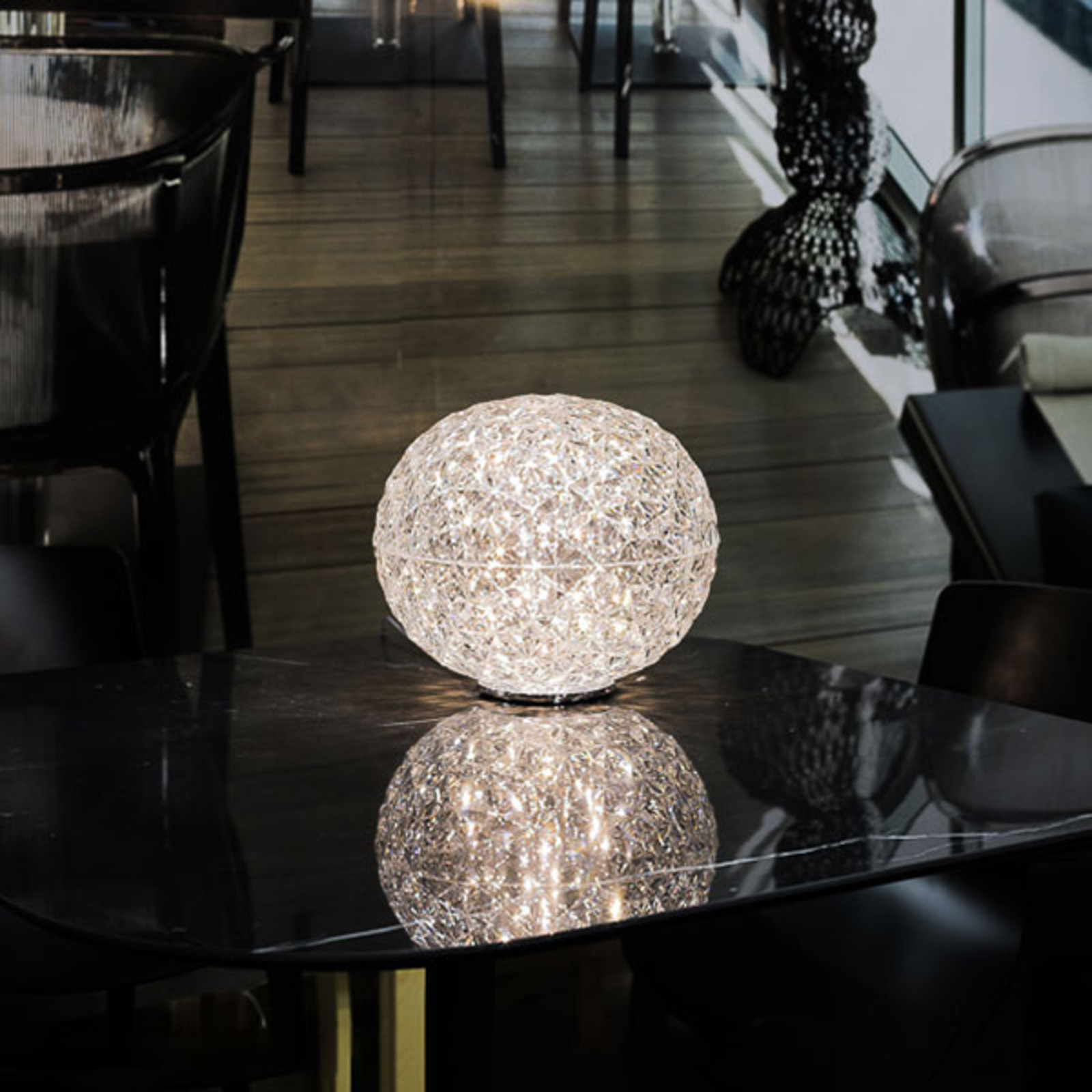 Kartell Planet LED-Tischleuchte Kugel