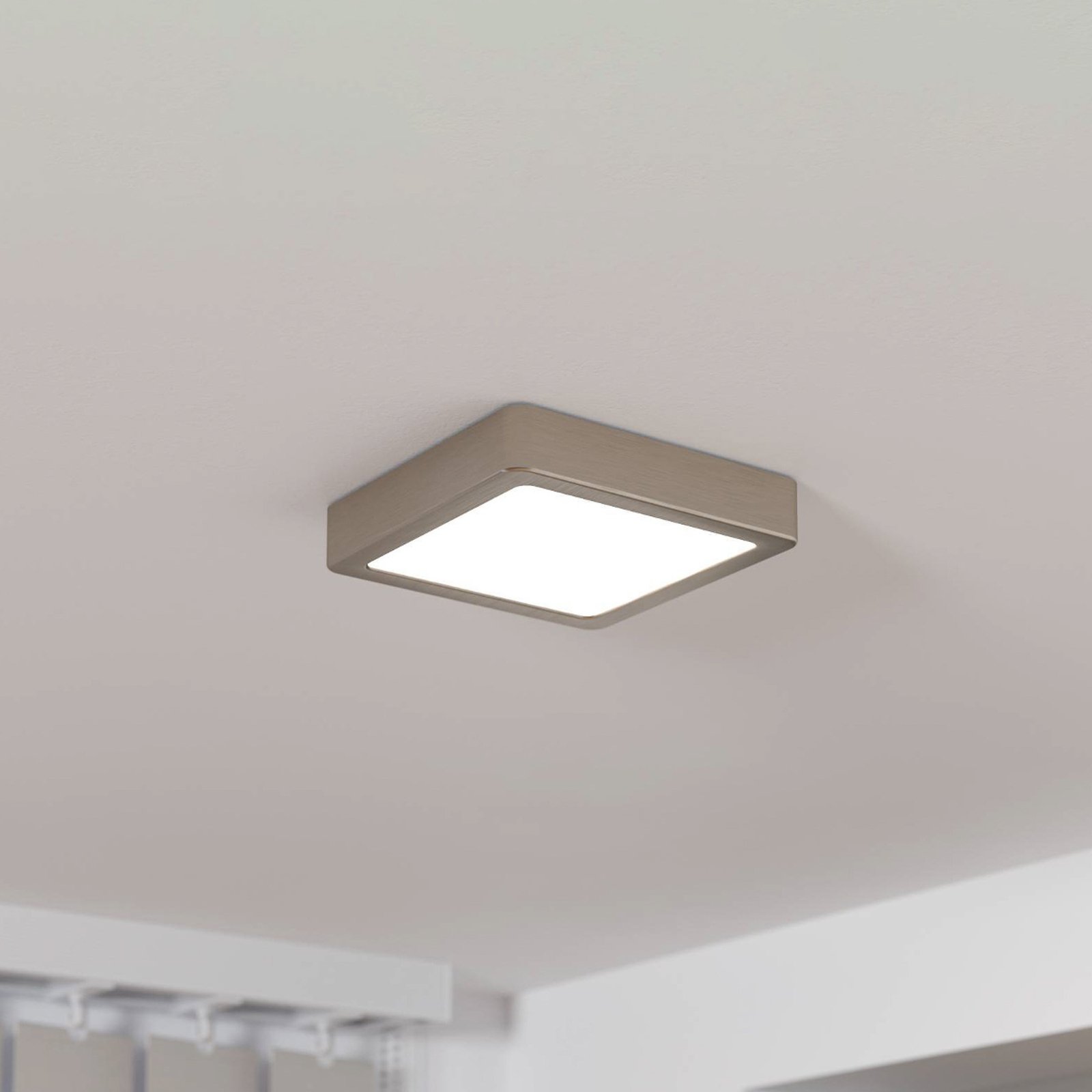 Panou cu LED montat pe suprafață Fueva 5 IP20 830 nickel 16x16cm