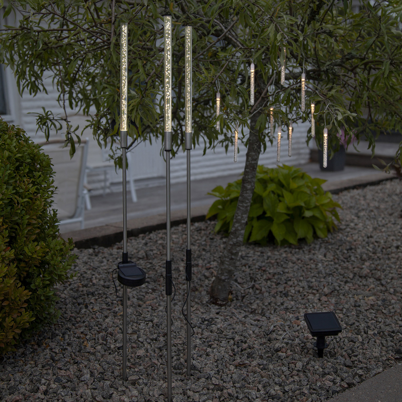 Bubbly LED solar light in a set of 3, warm white