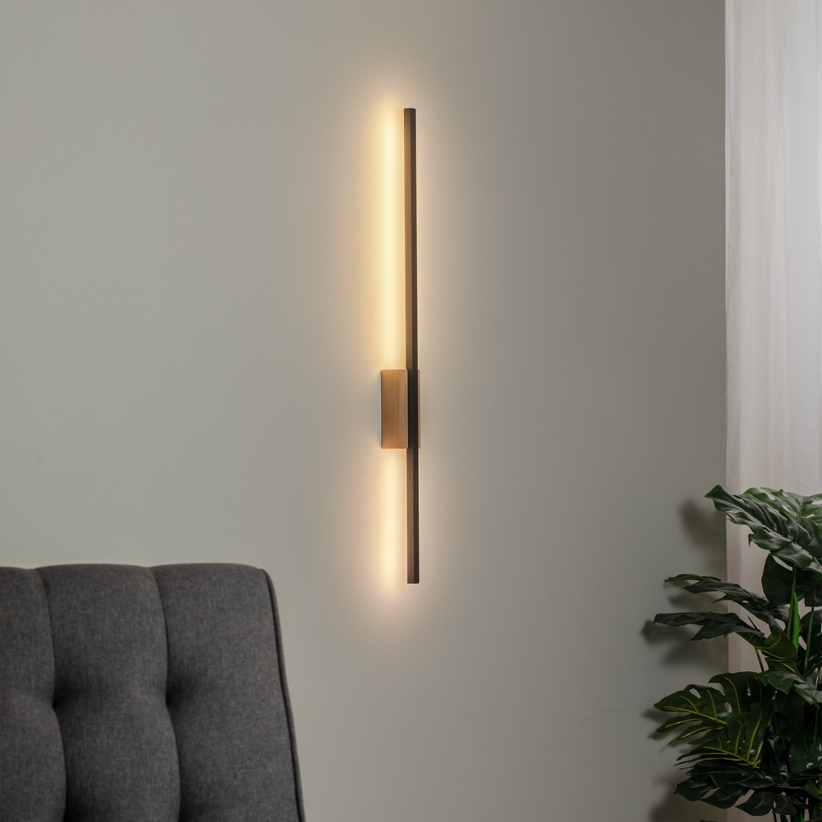 LED wandlamp Flash, zwart/pine, hoogte 79 cm, 1-lamp