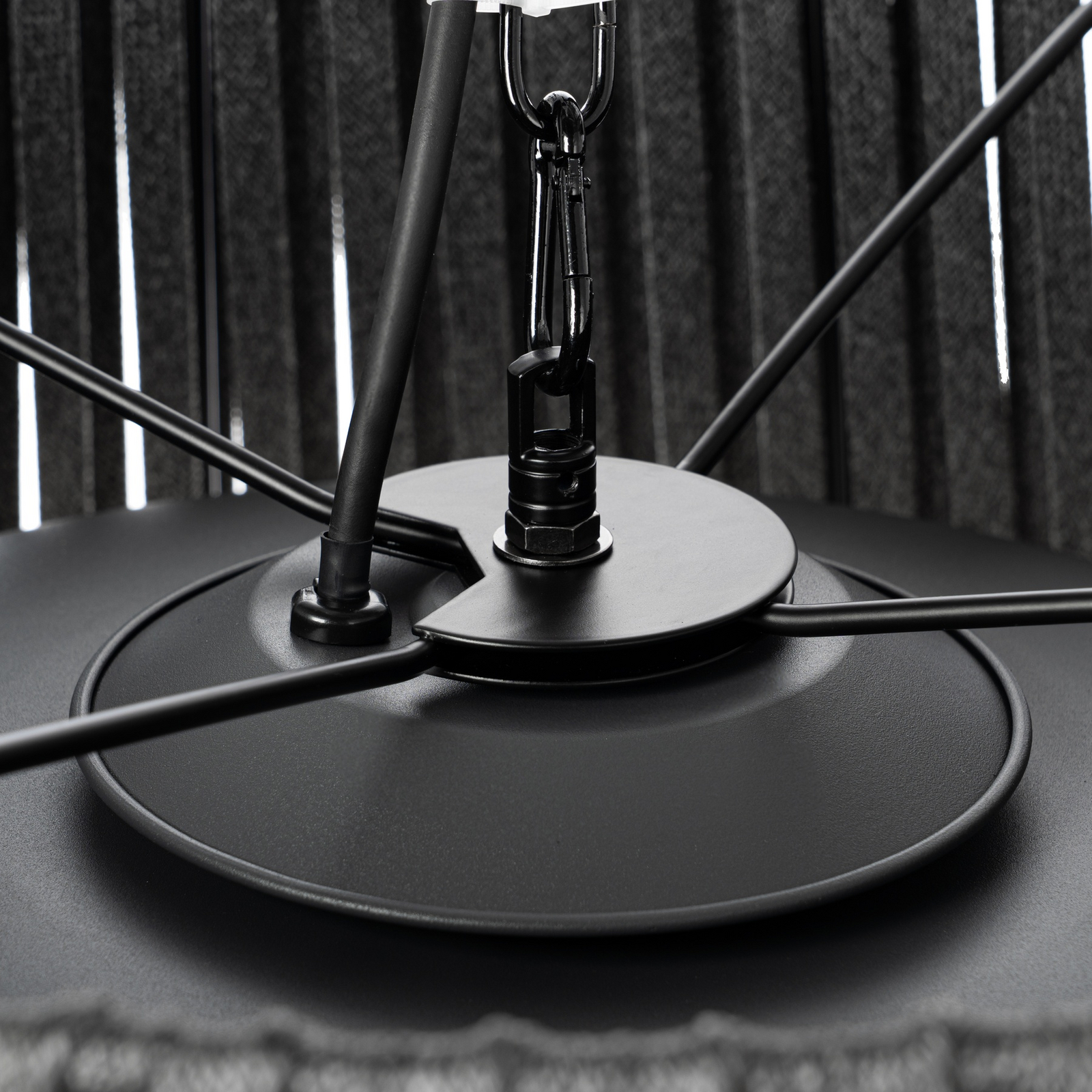 Lucande Pyravo suspended patio heater, black, aluminium, Ø 60 cm Lucande Pyravo suspended patio heater, black, aluminium, Ø 60 cm
