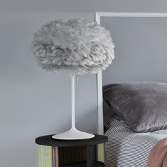 UMAGE Eos lampada da tavolo media grigio chiaro/bianco