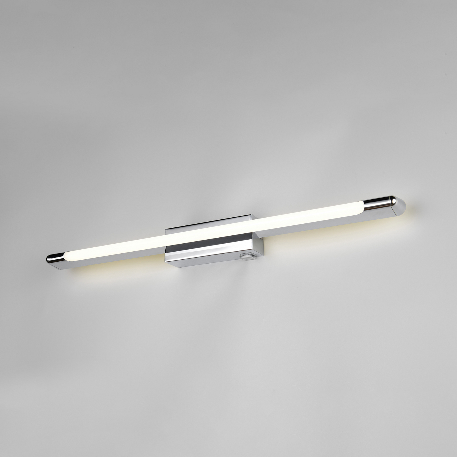 LED sienas lampa „Alberto“, hromēta, platums 71 cm, metāla, IP44 LED sienas lampa „Alberto“, hromēta, platums 71 cm, metāla, IP44