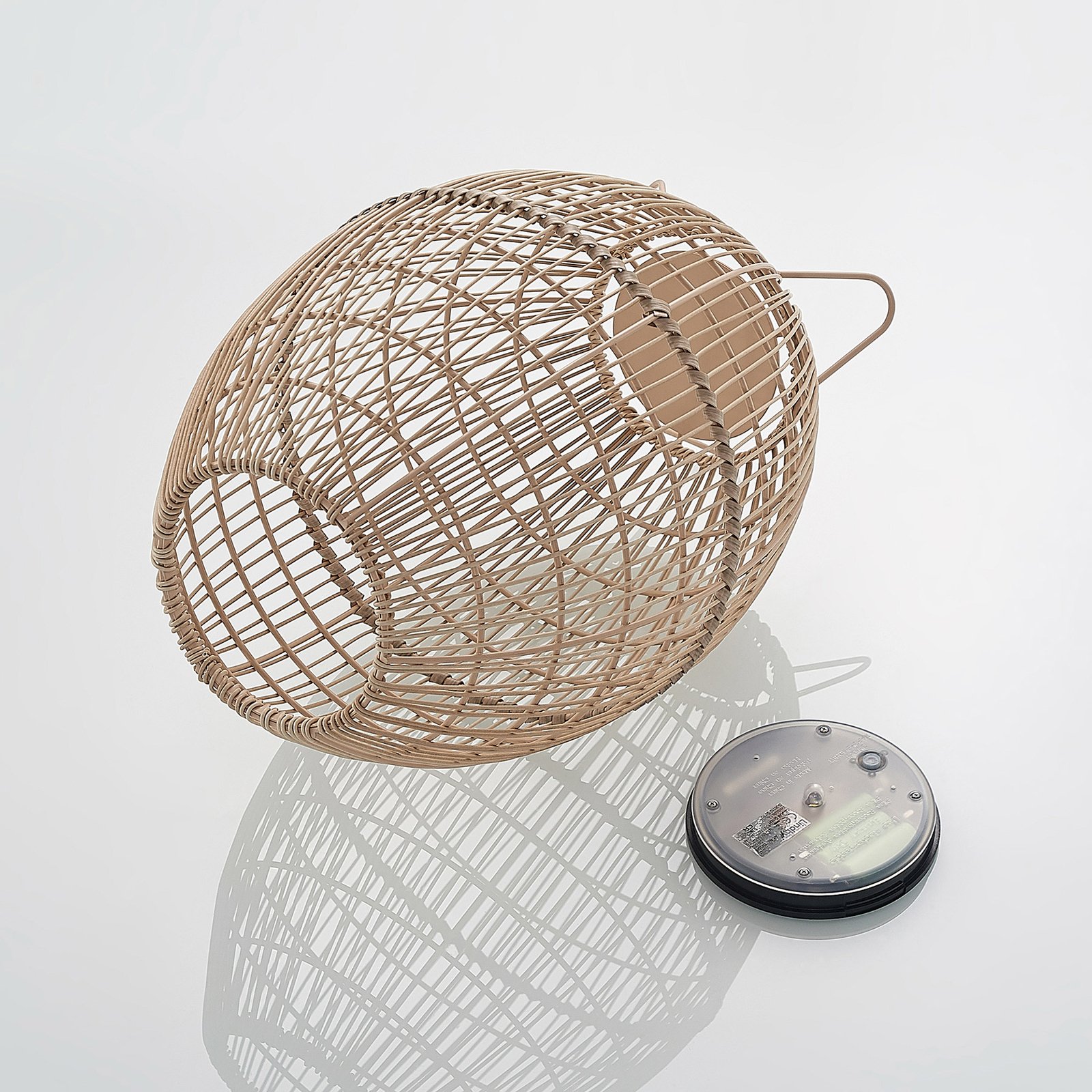 Lindby Josina LED-solcellelygte, rattan-look