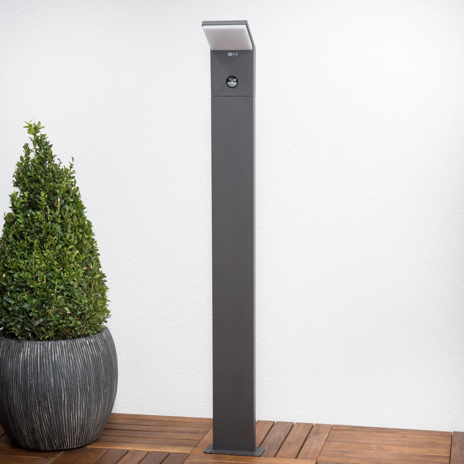 LED-Wegeleuchte Nevio mit Bewegungsmelder