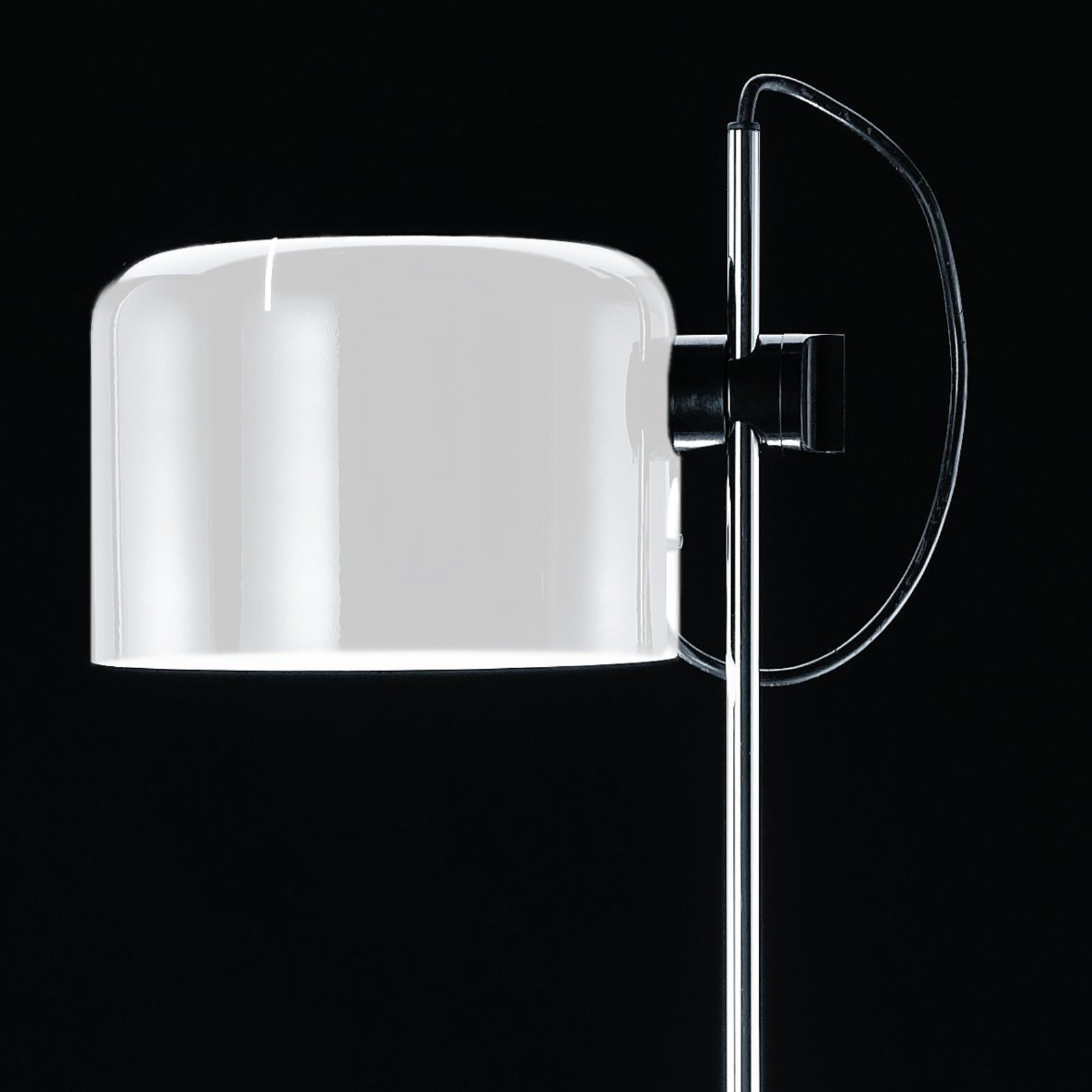 Oluce Coupé - timeless design floor lamp