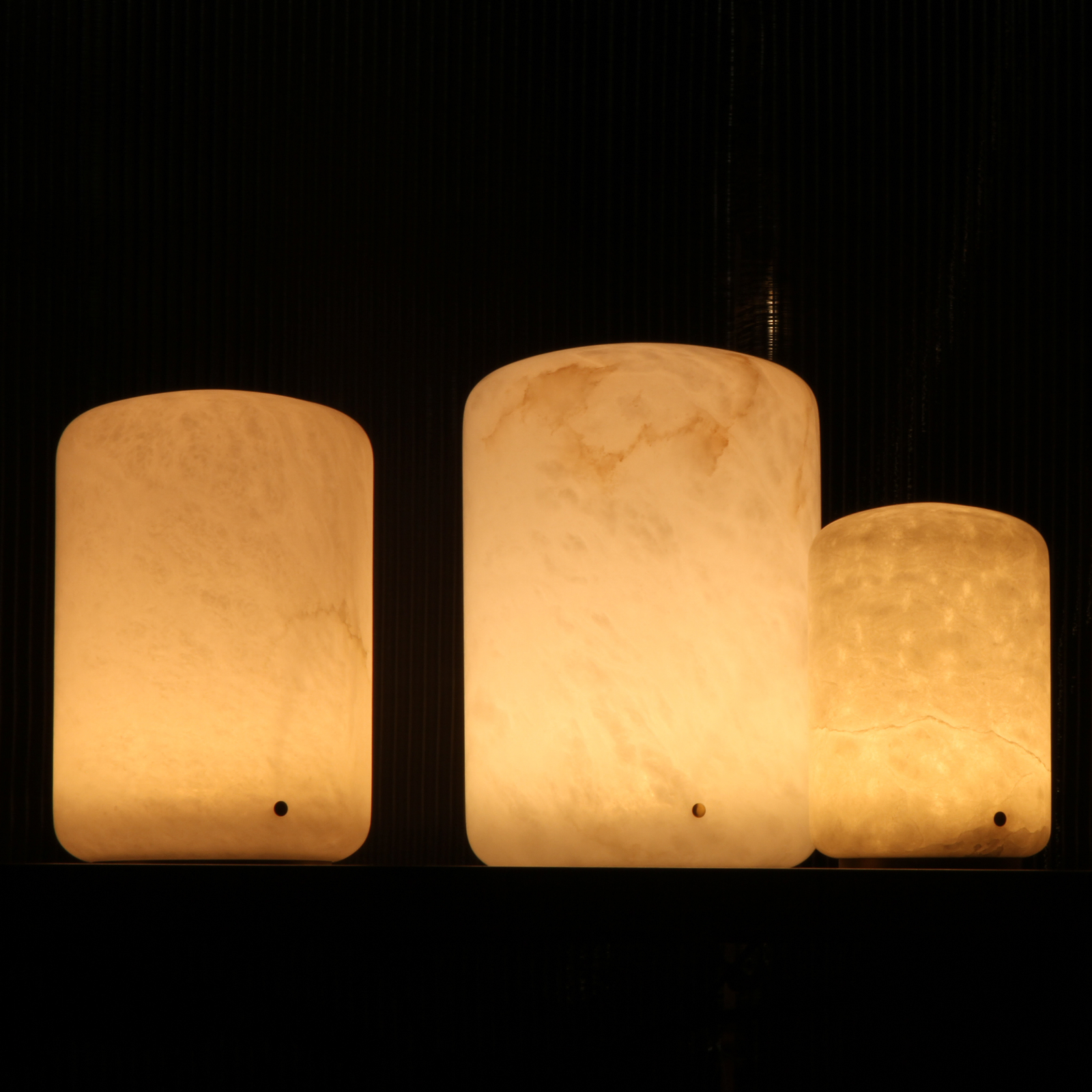 Capsule Lámpara de mesa LED de alabastro Altura 19,5 cm