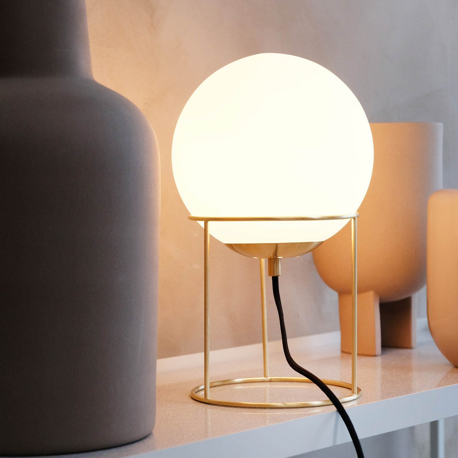 Lampă de masă Dyberg Larsen Madrid opal/albastru 34 cm - Camera de zi / sufragerie - design - opal alamă - Metal