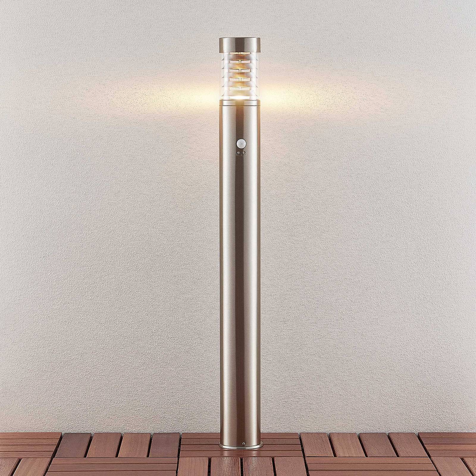 Lindby Piper gadelampe med sensor, rustfrit stål