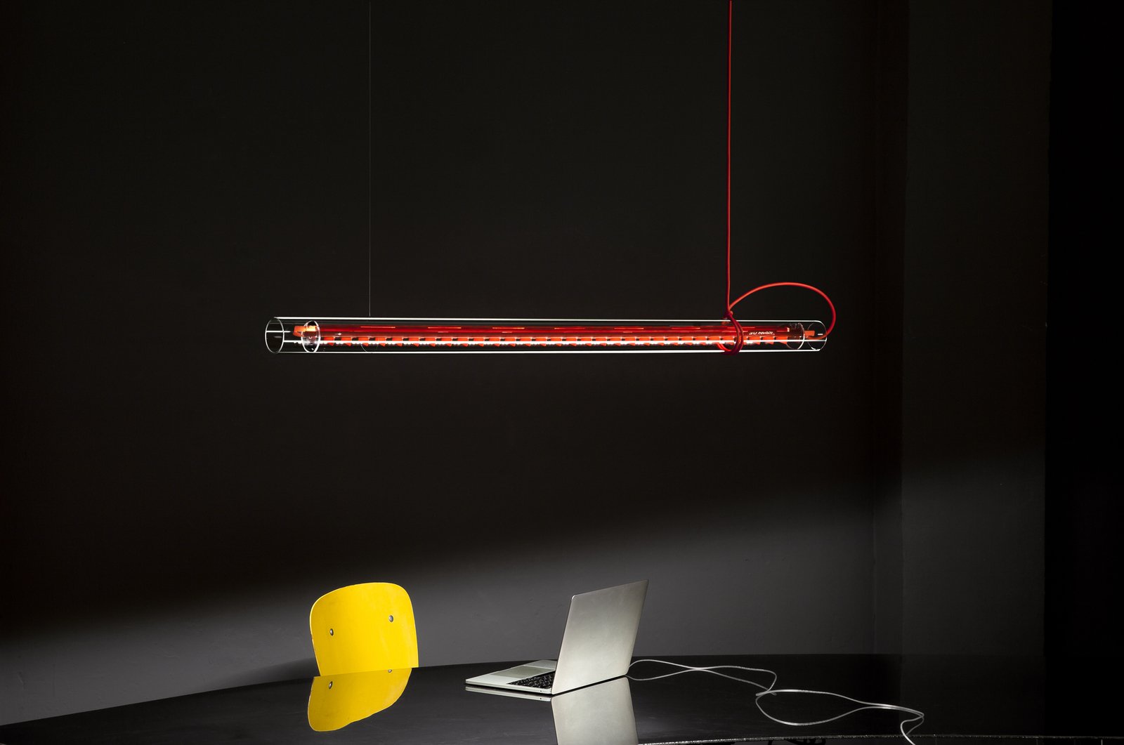 Tubular Candeeiro Suspenso Red/Red - Ingo Maurer