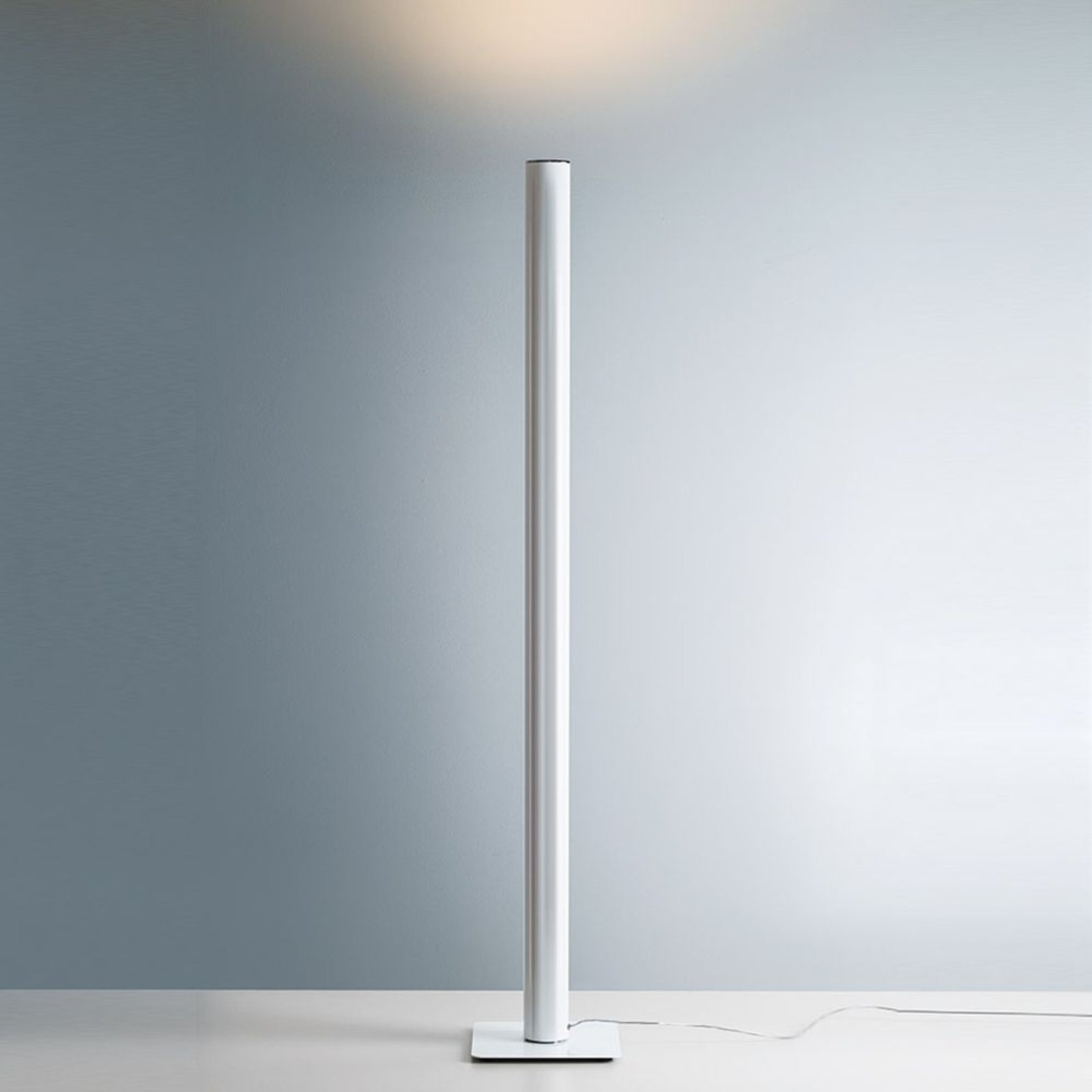 Ilio Candeeiro de Pé 2700K White - Artemide