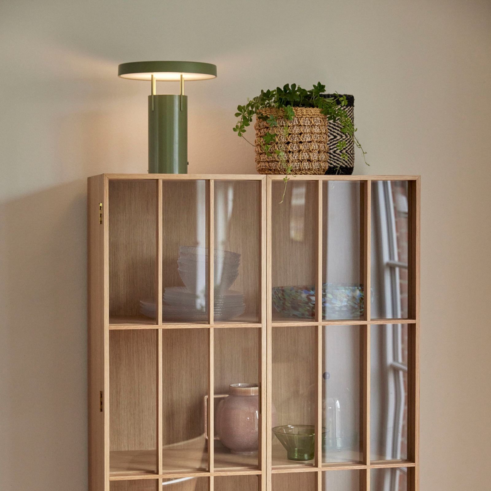 BringMe Table Lamp Green - Hübsch