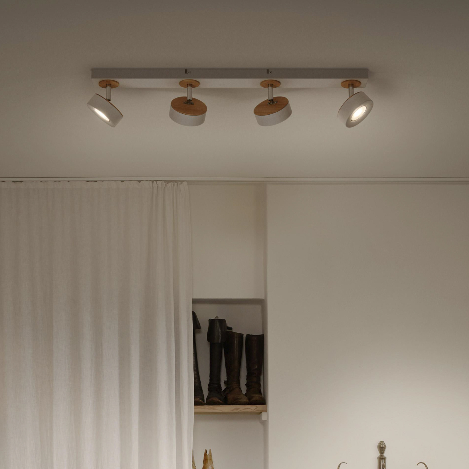 LEDVANCE Faretto da soffitto Pluto, acciaio, legno, a 4 luci, bianco