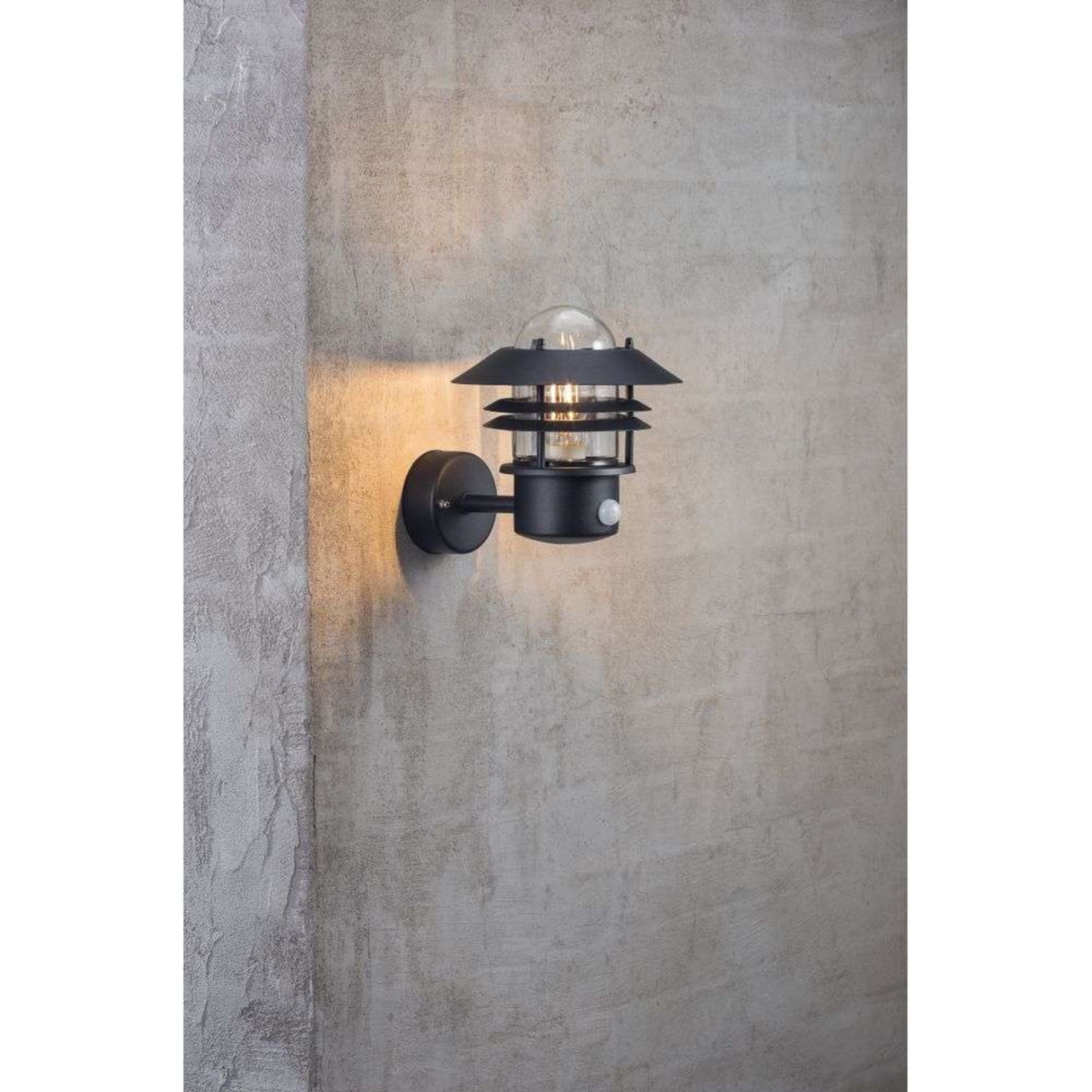 Blokhus Up V&auml;gglampa w/Sensor Black Nordlux - Metall