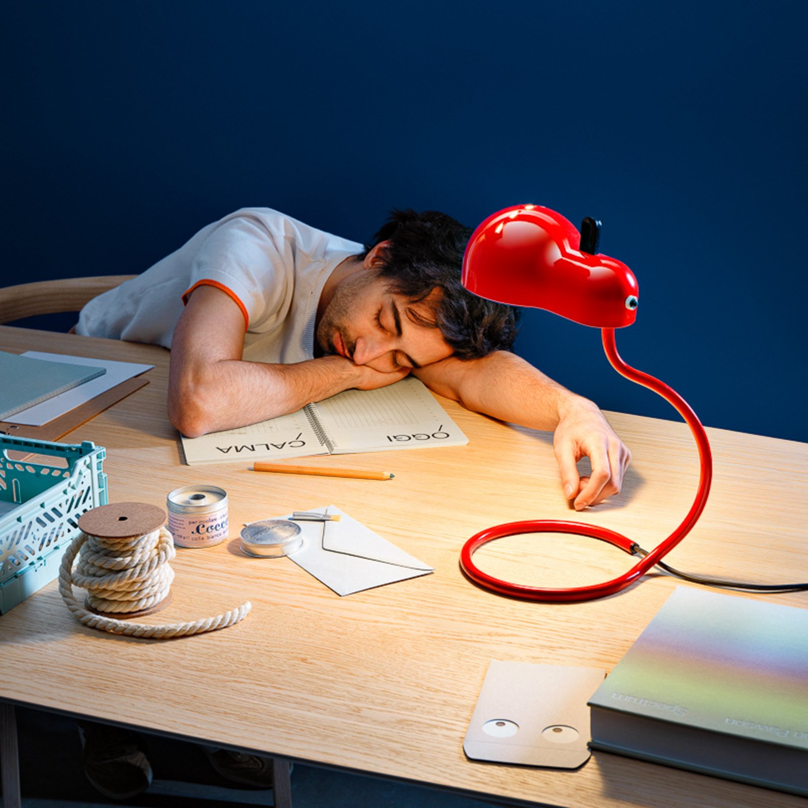 Lampada da tavolo Minitopo a LED, rossa, altezza 39 cm - Stilnovo Lampada da tavolo Minitopo a LED, rossa, altezza 39 cm - Stilnovo