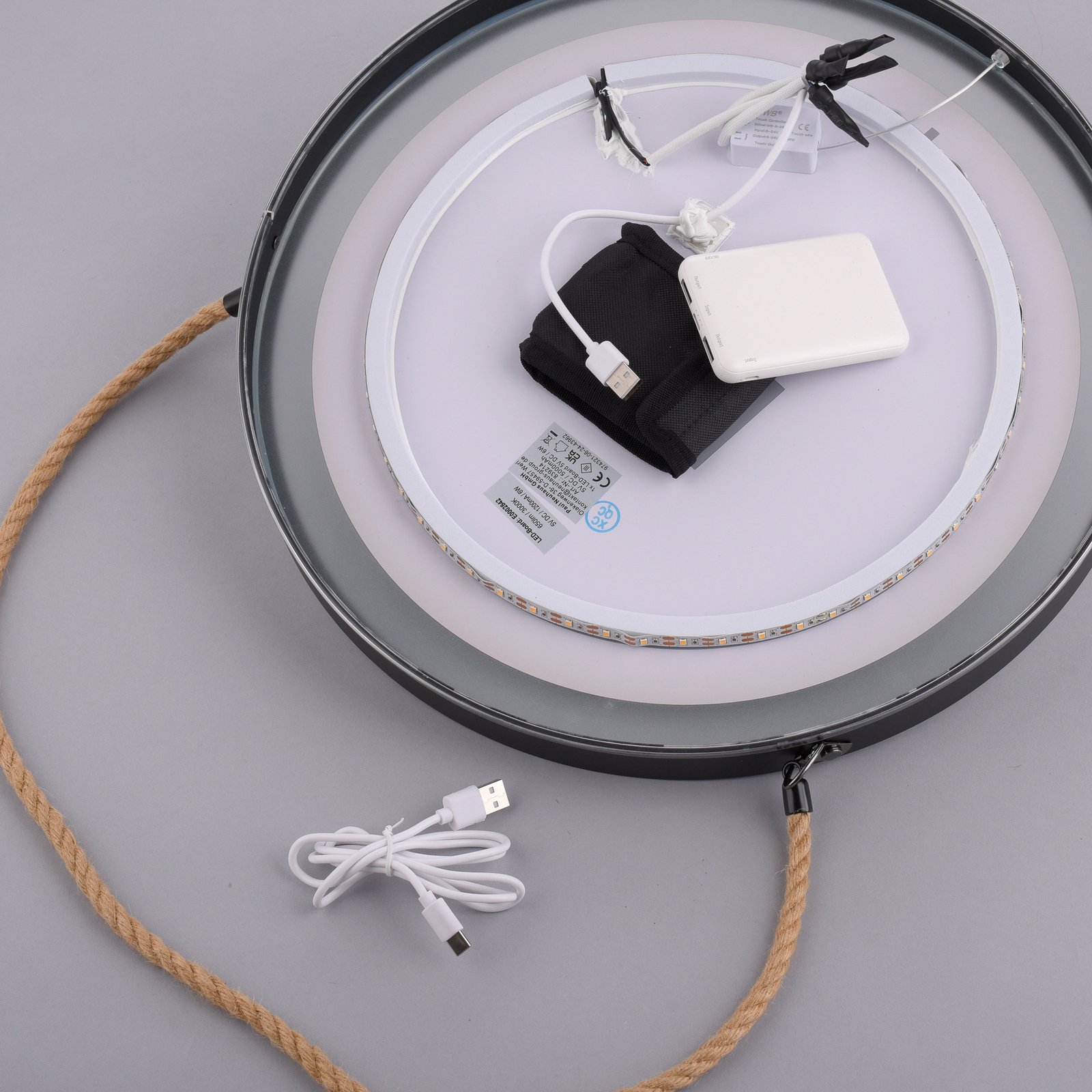 LED nástenné zrkadlo VIDRO, čierne, Ø 40 cm, powerbanka, závesné
