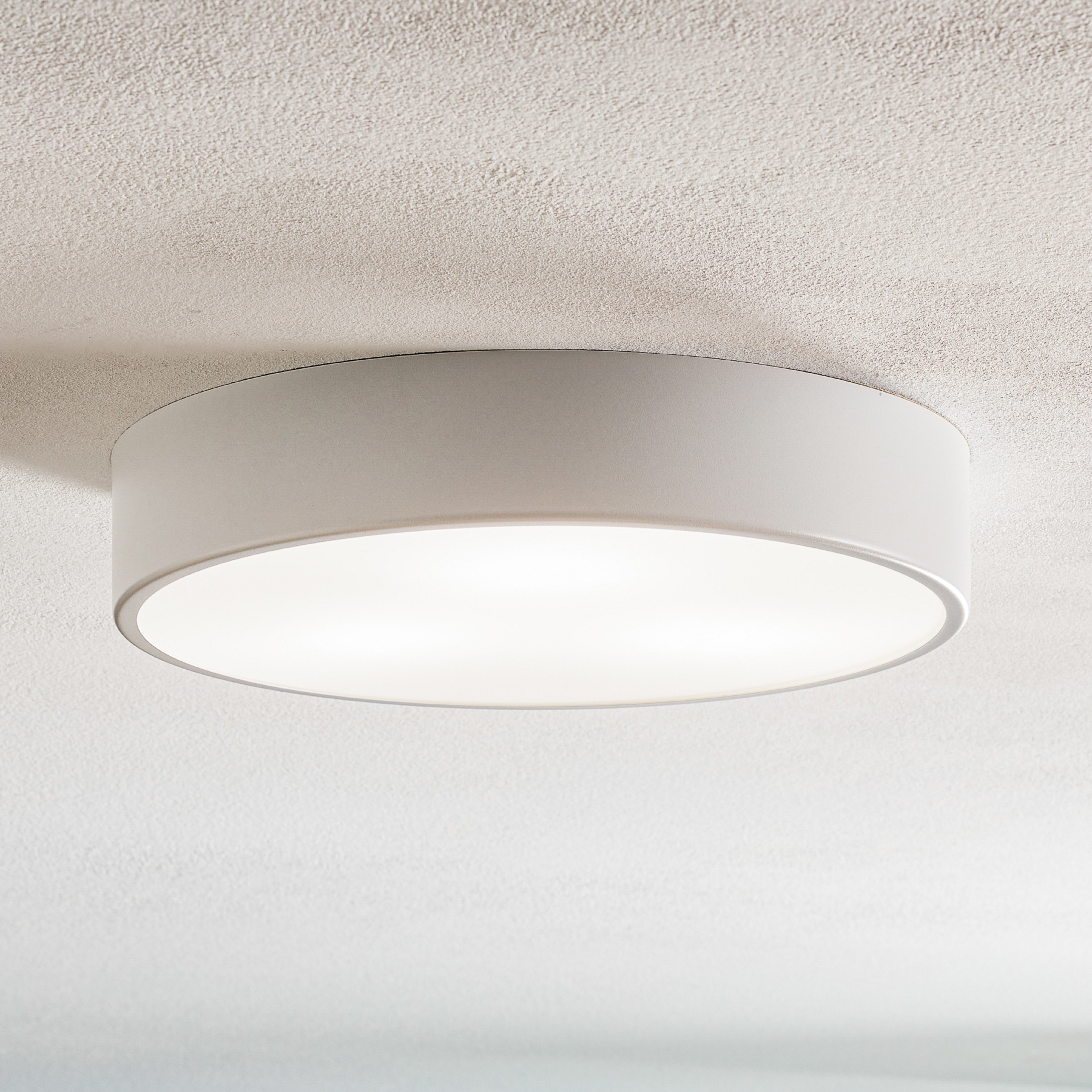 Lampa sufitowa Cleo 400, biała, czujnik, IP20, Ø 40 cm, metal
