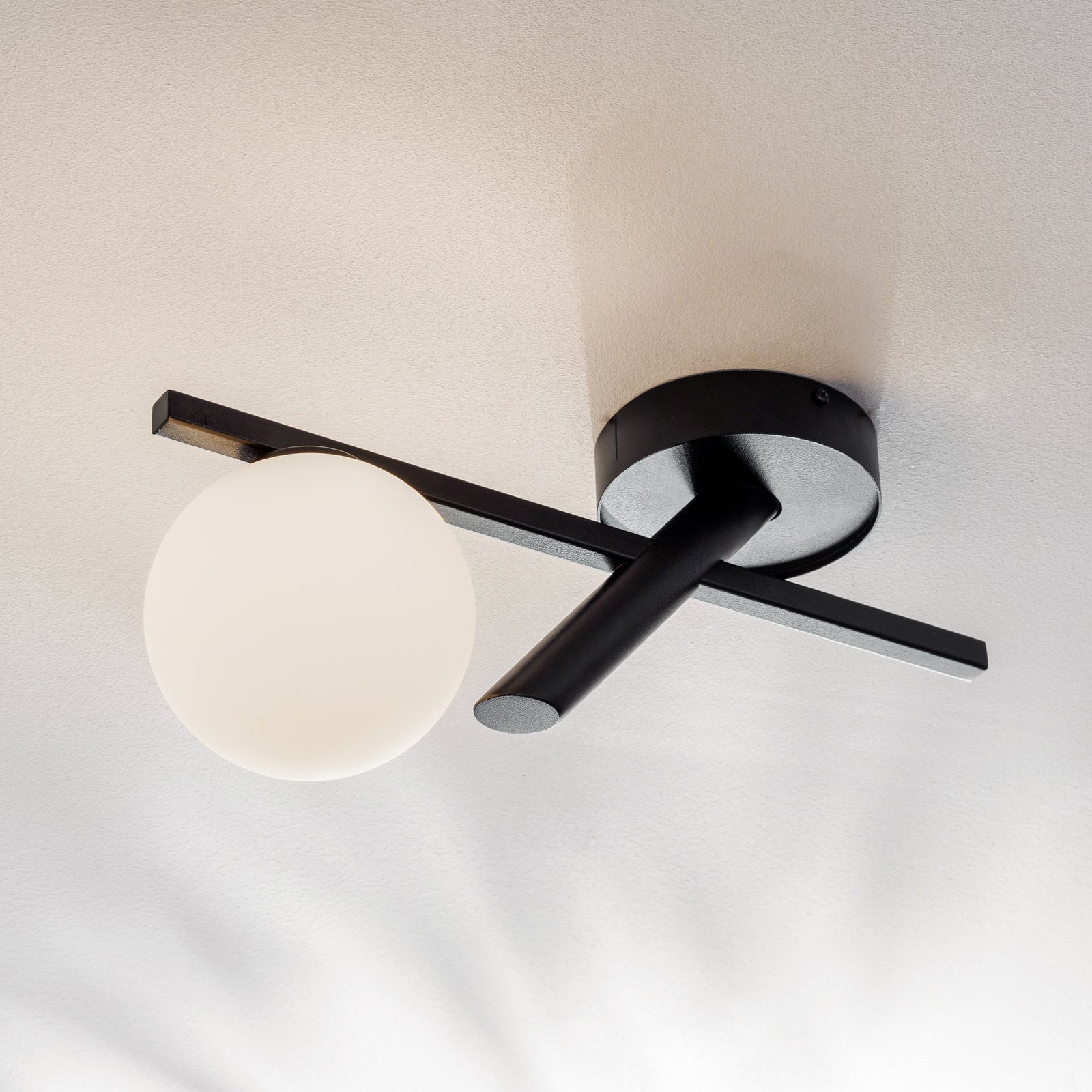 Baleo plafondlamp, zwart/opaal, 1-lamp