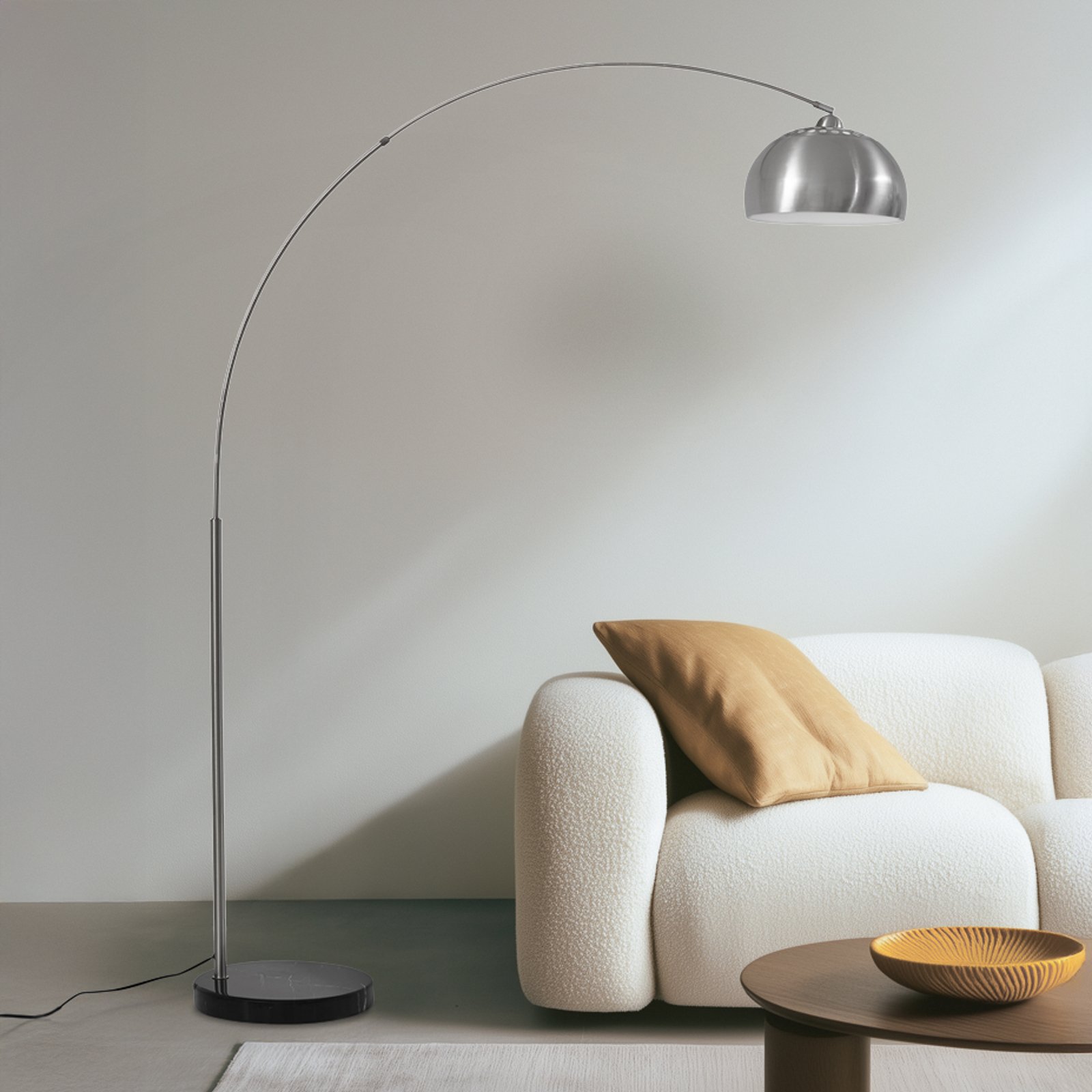 Lindby lampadaire arqué Hernando, nickel, acier, hauteur 188 cm