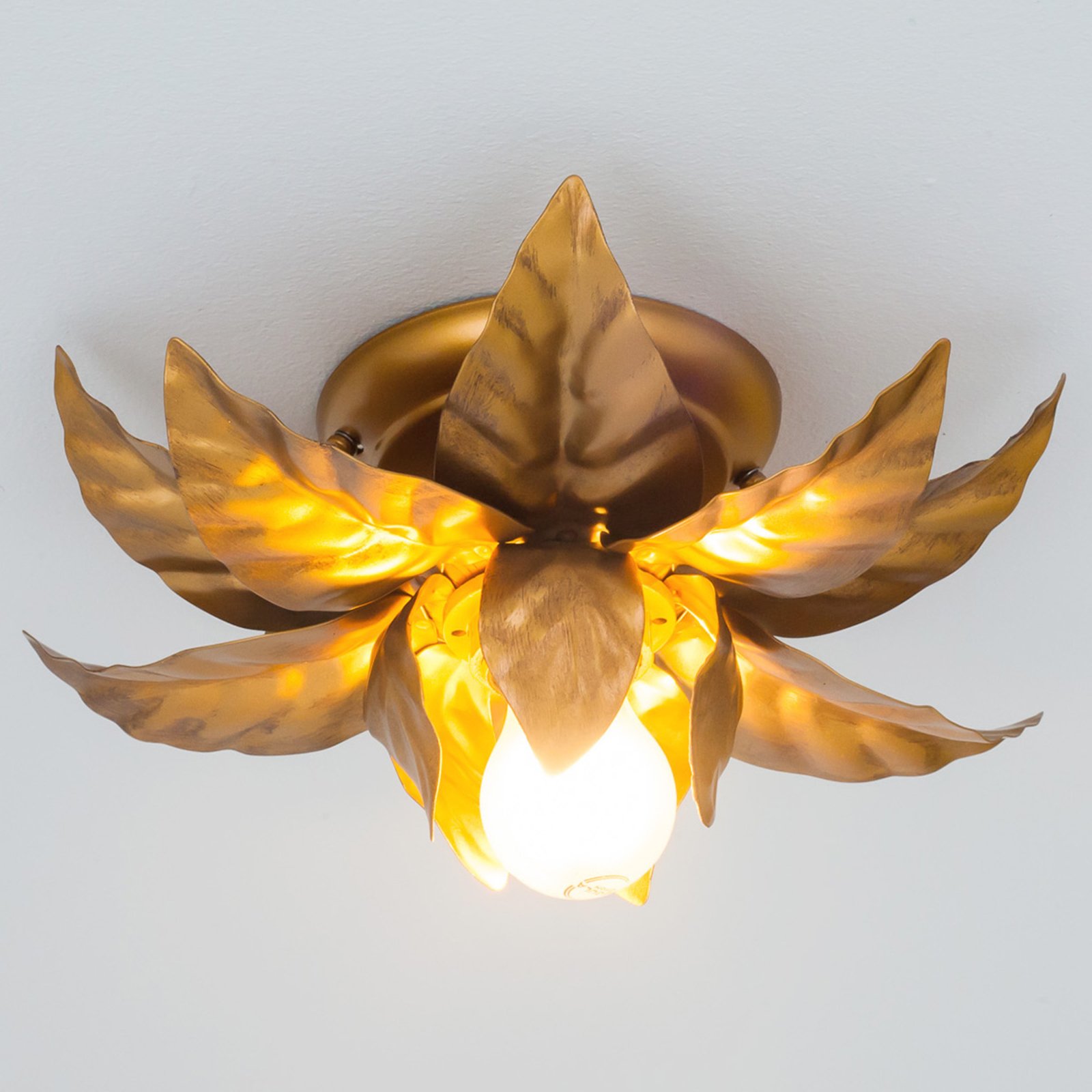 Plafondlamp ANTIK met goudkleurige bladeren 26 cm