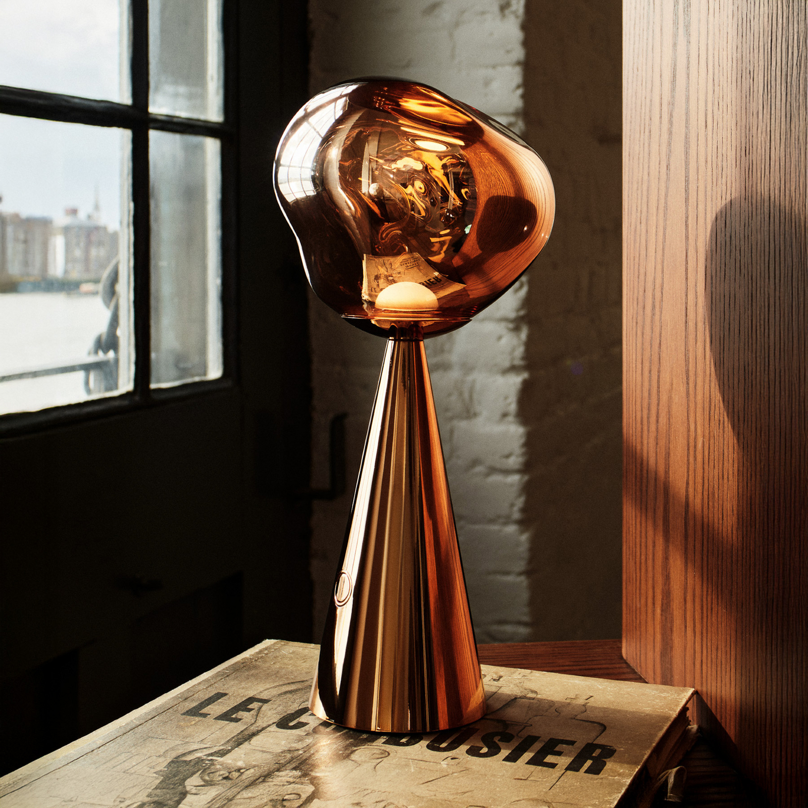 Melt LED rechargeable table lamp, bronze, height 29 cm - Tom Dixon Melt LED rechargeable table lamp, bronze, height 29 cm - Tom Dixon
