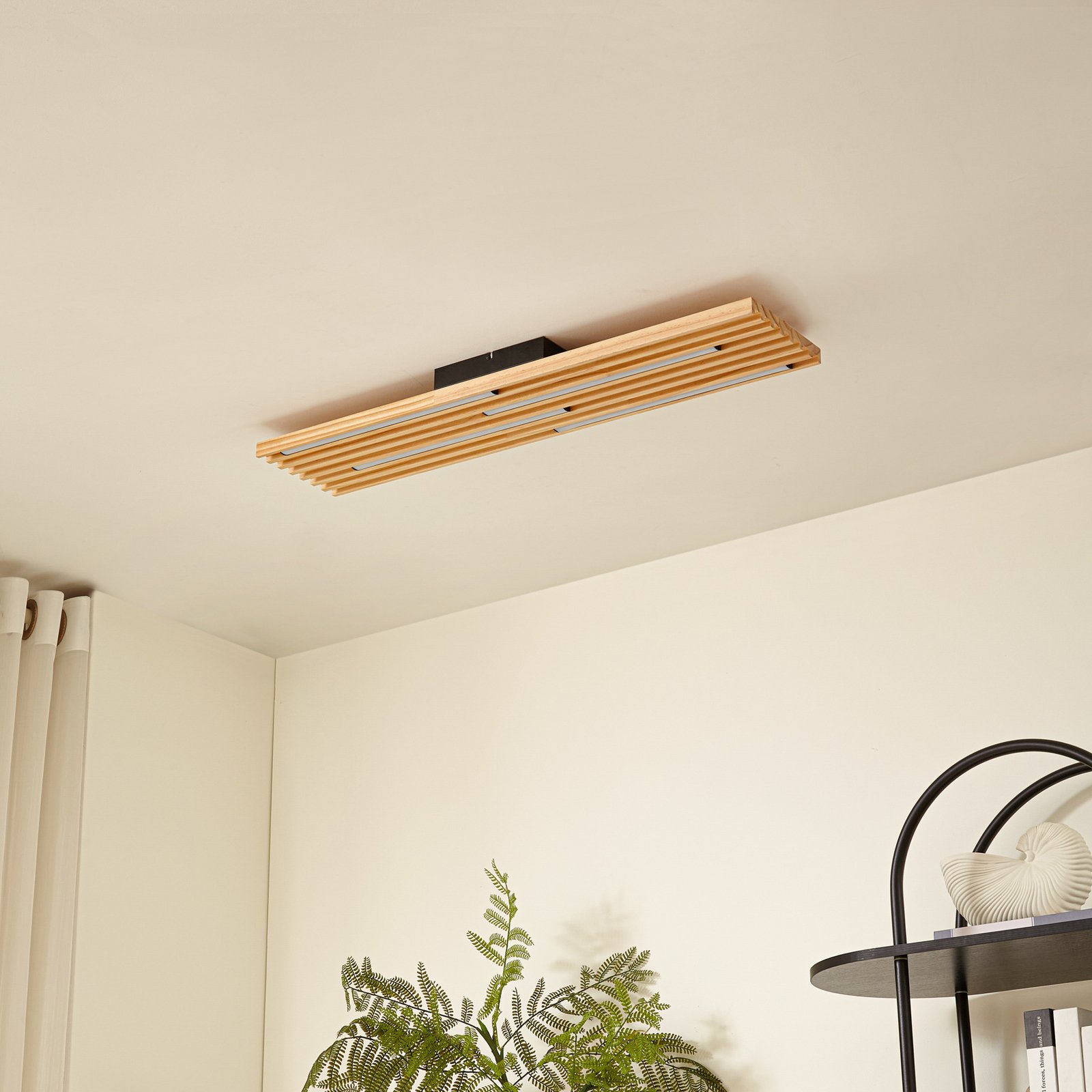 Lindby LED-Deckenleuchte Madero, Kiefernholz, 90 cm x 20 cm